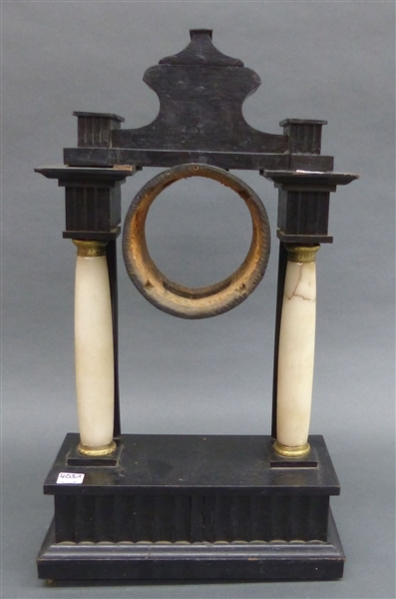 Uhrengehäuse, 19. Jh. Wiener Säulenuhr, Alabaster und Holz, h 50 cm,