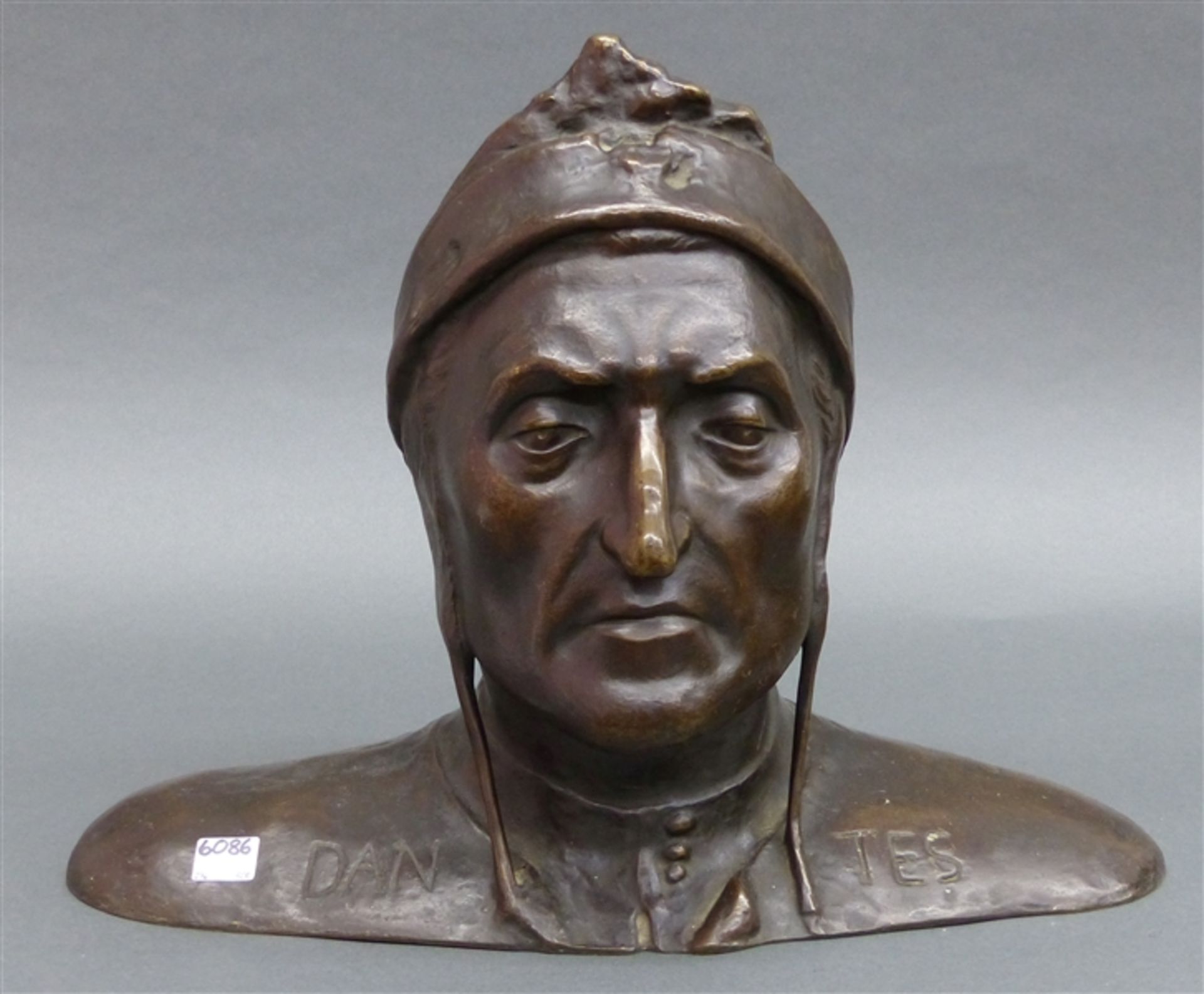 Bronzeskulptur, 20. Jh. Büste von Dante, h 31 cm,