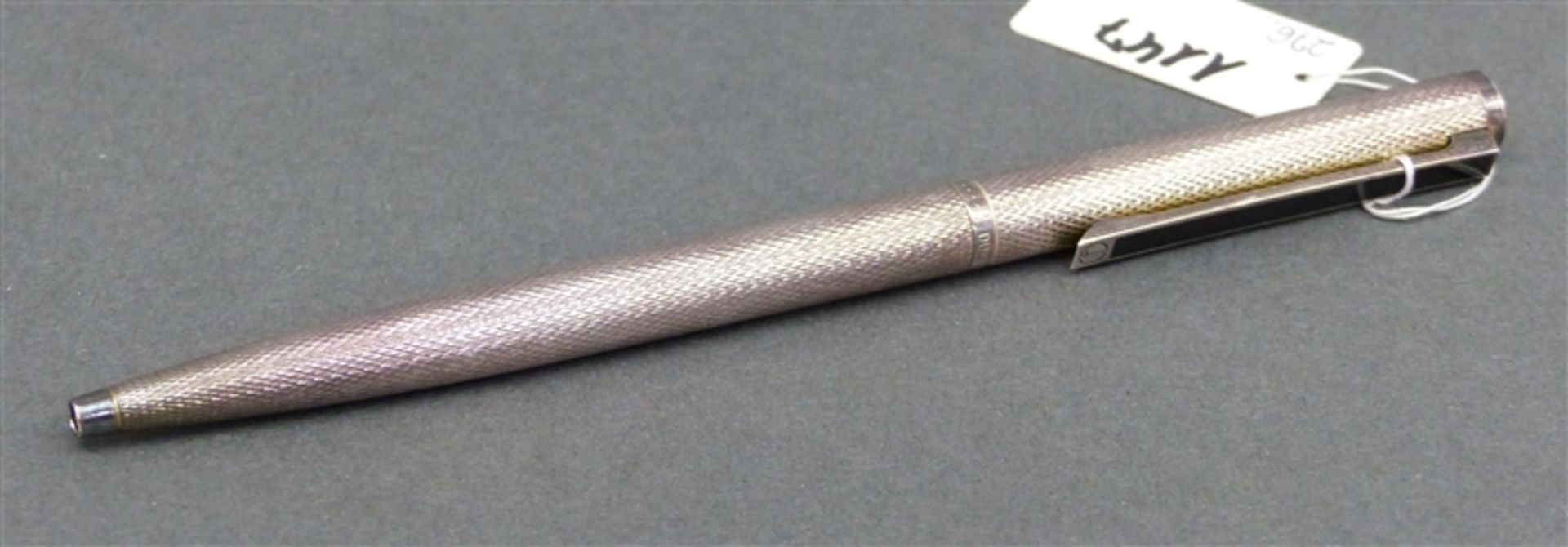 Kugelschreiber Silber, Fa. Dunhill, Clip mit schwarzem Email, ca. 22 gr., l 14 cm,