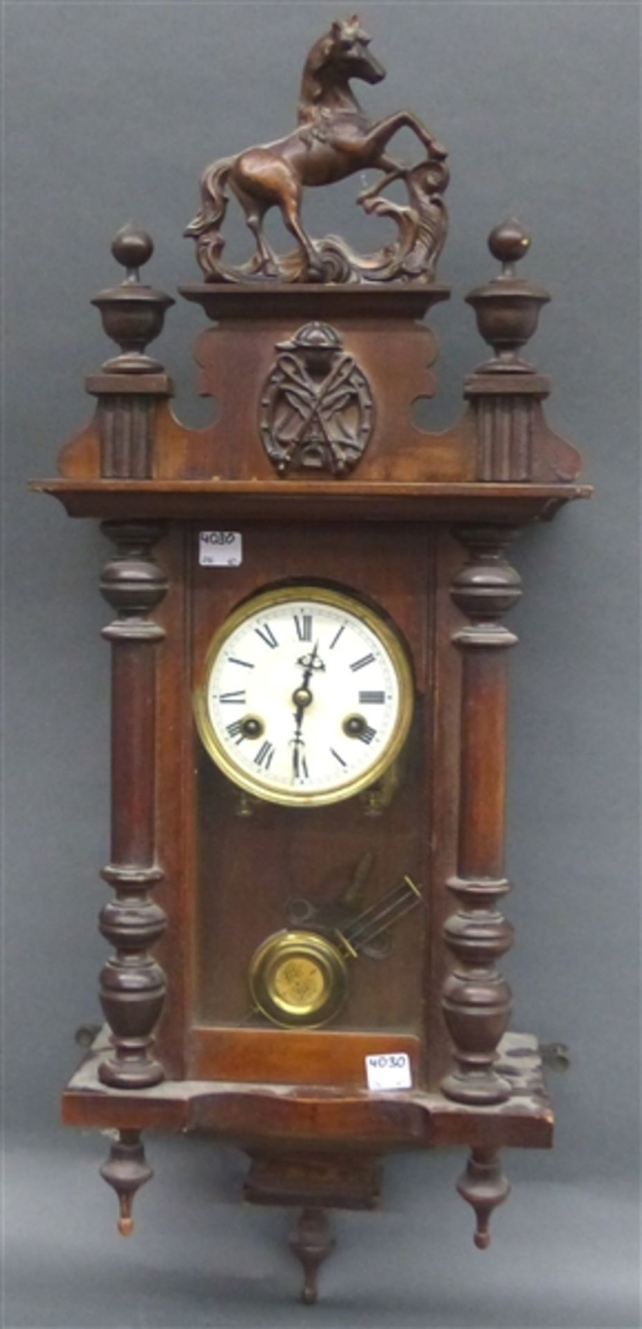 Regulator, um 1900 Holzgehäuse, Messingwerk mit Schlüsselaufzug, "Junghans B08", Schlag auf