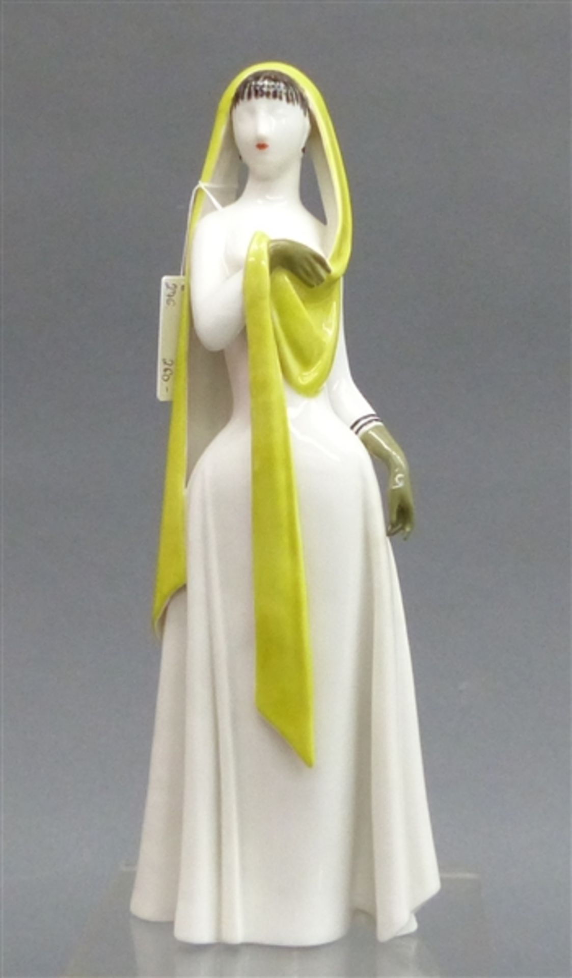 Porzellanskulptur vornehme Dame mit Handschuhen und gelbem Schal, um 1960, moderne Ausformung, grüne