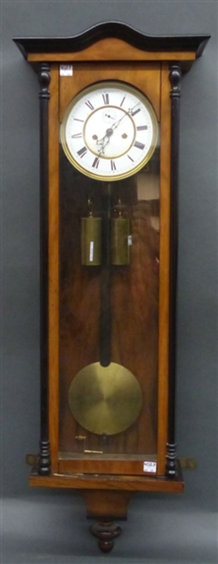 Regulator, um 1900 Holzgehäuse, A.G.U Lenzkirch, Messingwerk mit Schlüsselaufzug, 2 Gewichte, Schlag