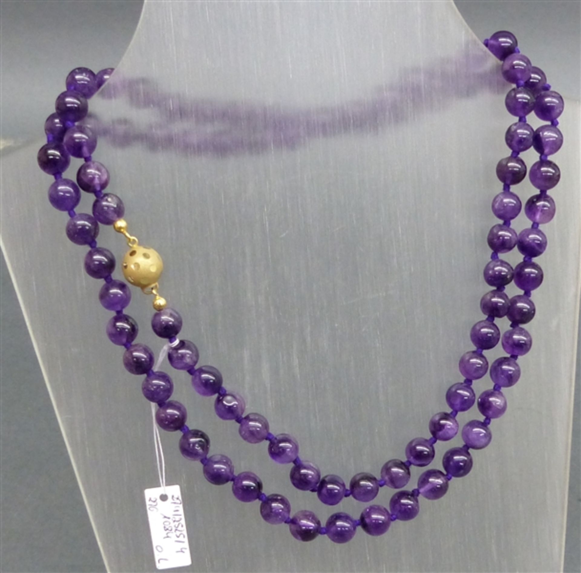 Schmuckkette geschliffene Amethystkugeln, Verschluss 14 kt. Gelbgold, Verschluss defekt, l 80 cm,