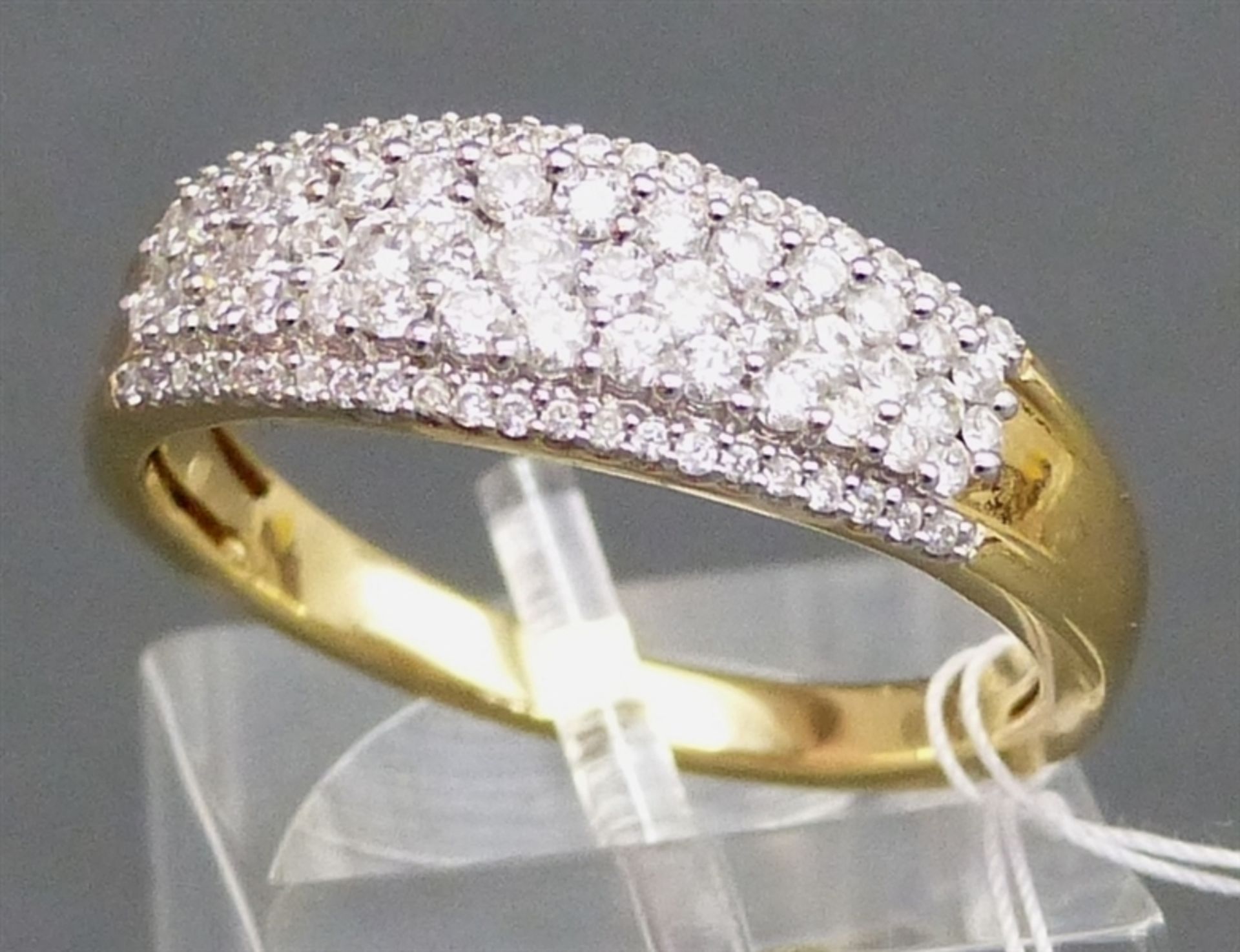 Damenring 14 kt. Gelbgold, besetzt mit zahlreichen Brillanten zus. ca. 1,00 ct., weiß, ca. 5 g