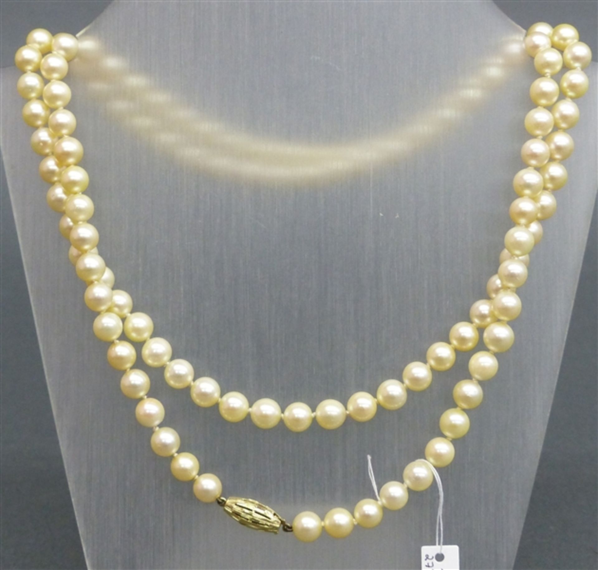 Perlenkette Zuchtperlen 6 mm, mit 14 kt. Gelbgoldschloss, l 80 cm,