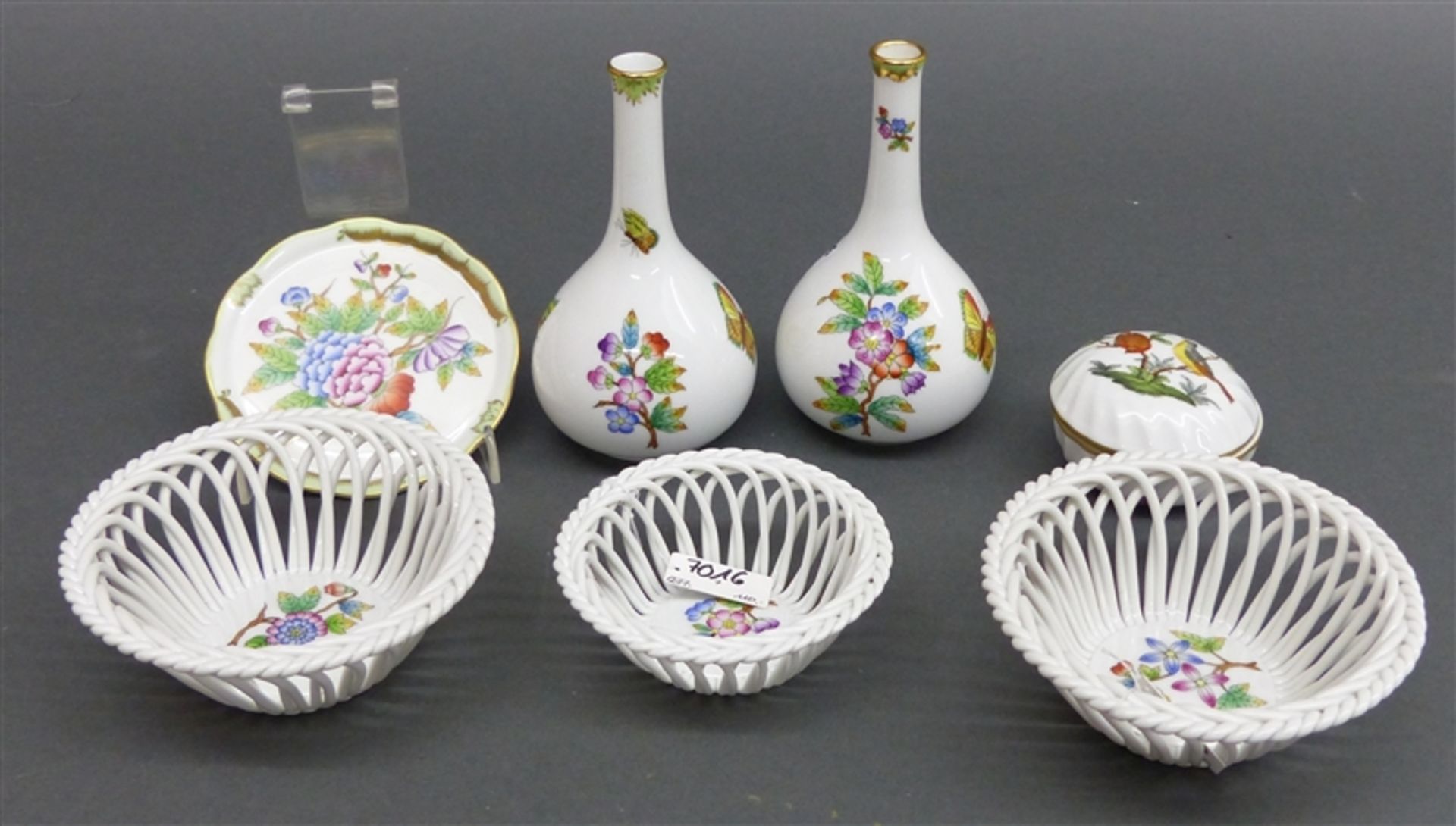 Konvolut Porzellan Manufaktur Herend, Blumen, Vögel und Schmetterlingsdekor, 3 Korbschälchen,