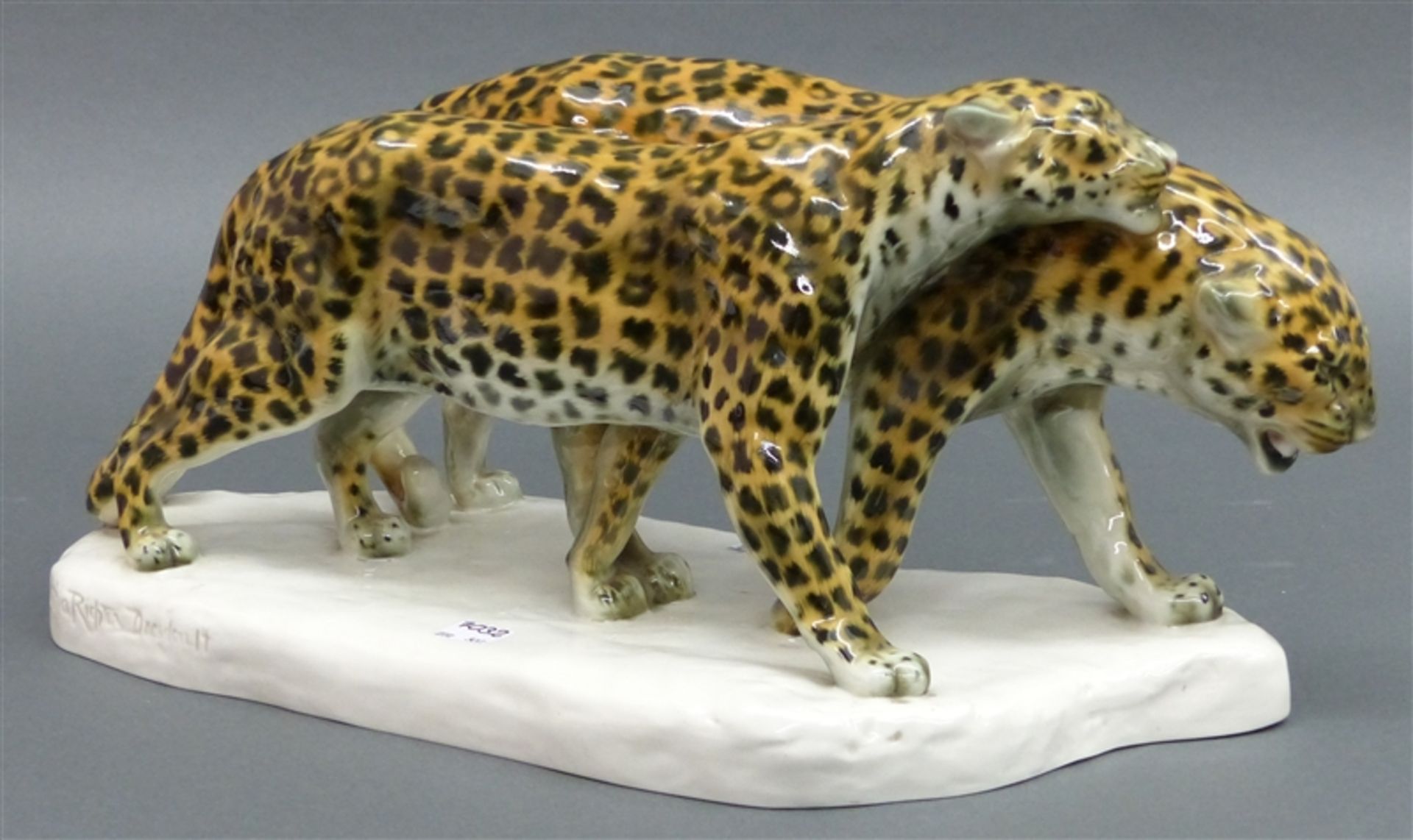 Porzellanskulptur Paar Leoparden, bemalt, Schwarzburger Werkstätte Unterweißbach, No. 1065, Signatur