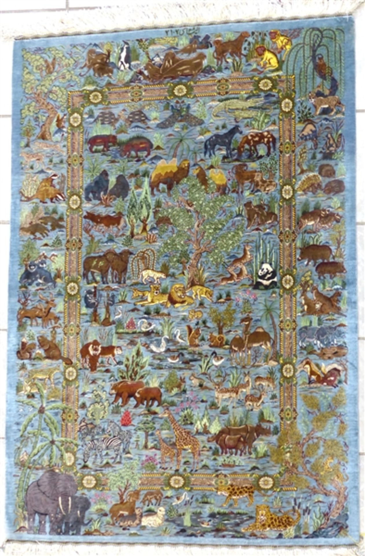 Ghoum Seide, signiert, reiches Tiermuster, "Tiere dieser Welt", 147 x 100 cm,
