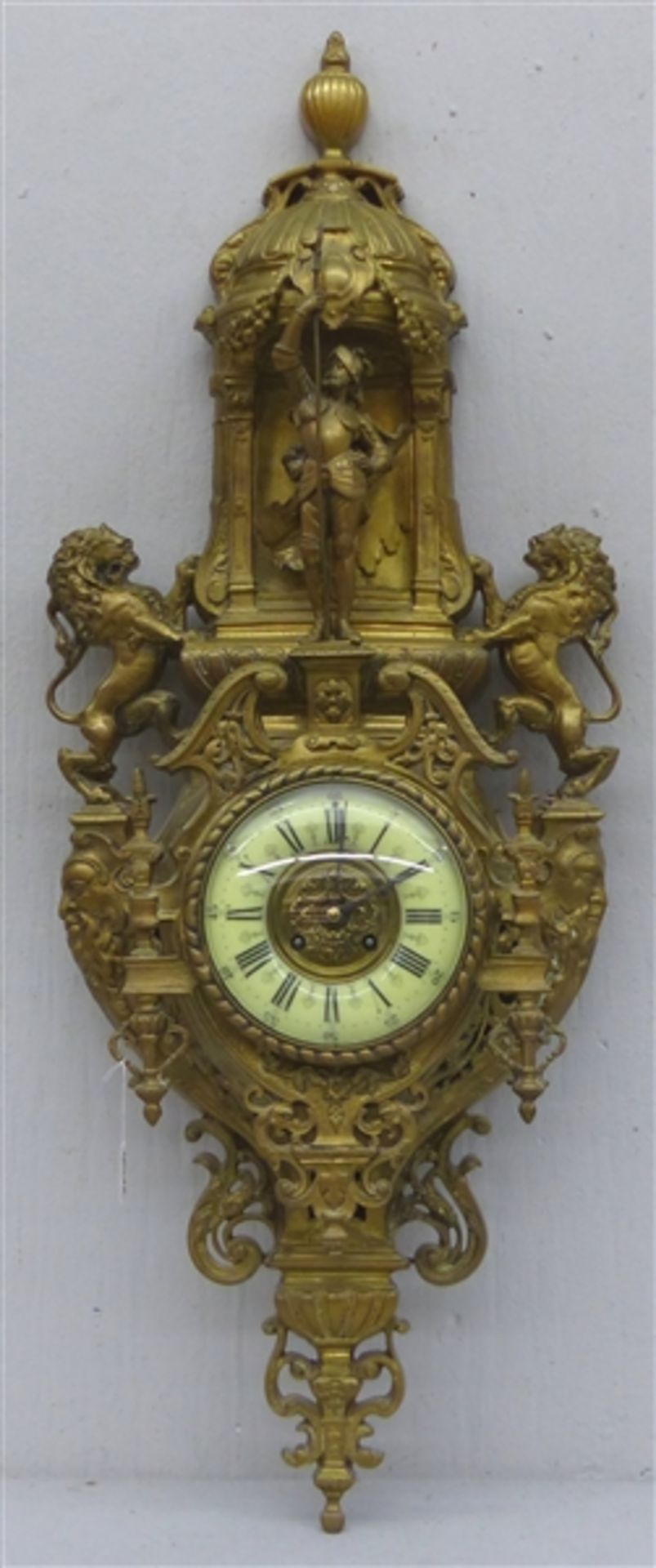 Wanduhr Frankreich, um 1900, Messing, durchbrochen gearbeitet, Messingwerk mit Schlüsselaufzug,