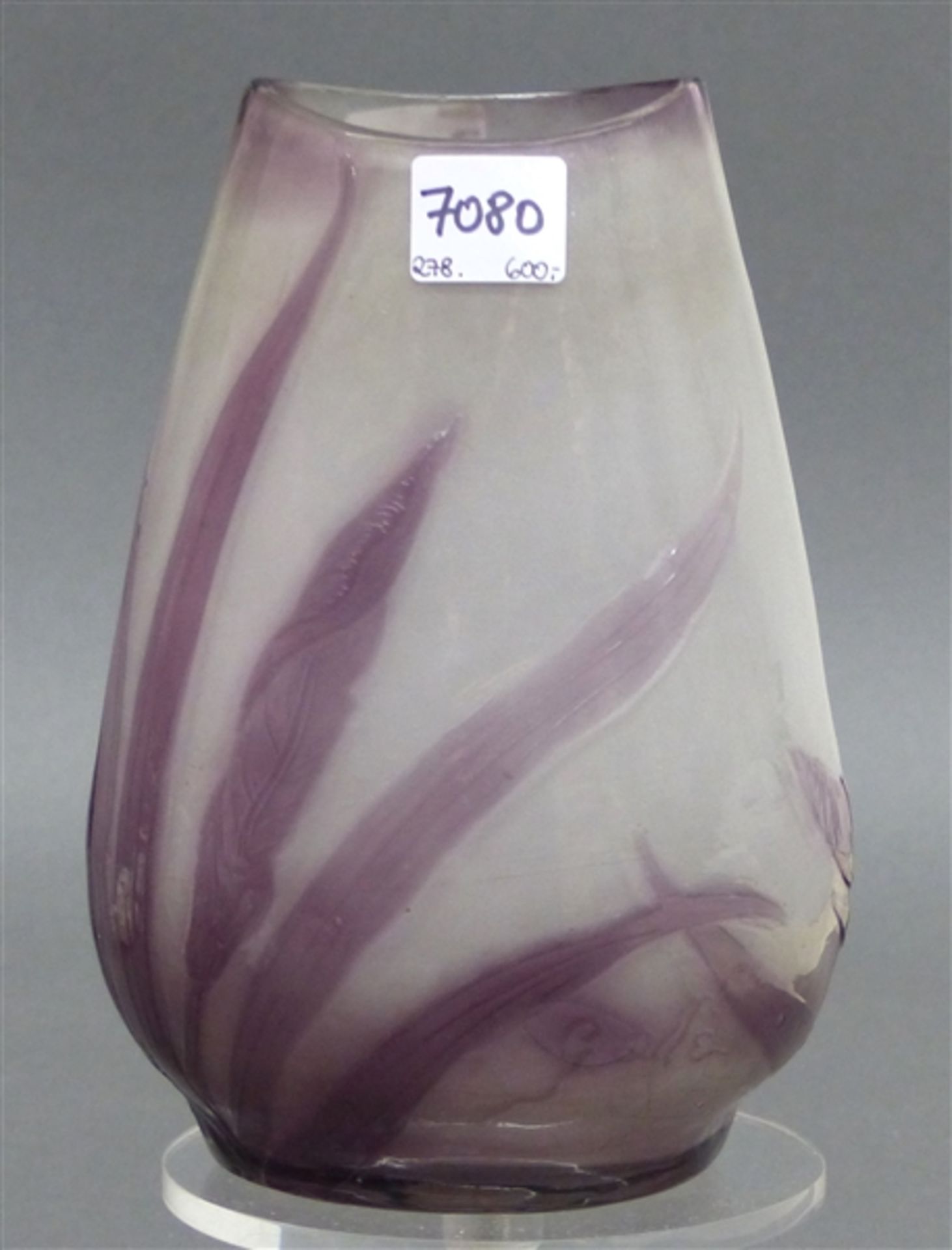 Gallevase Jugendstil, signiert, Glas, violetter Überfang, beschliffen, h 17 cm,