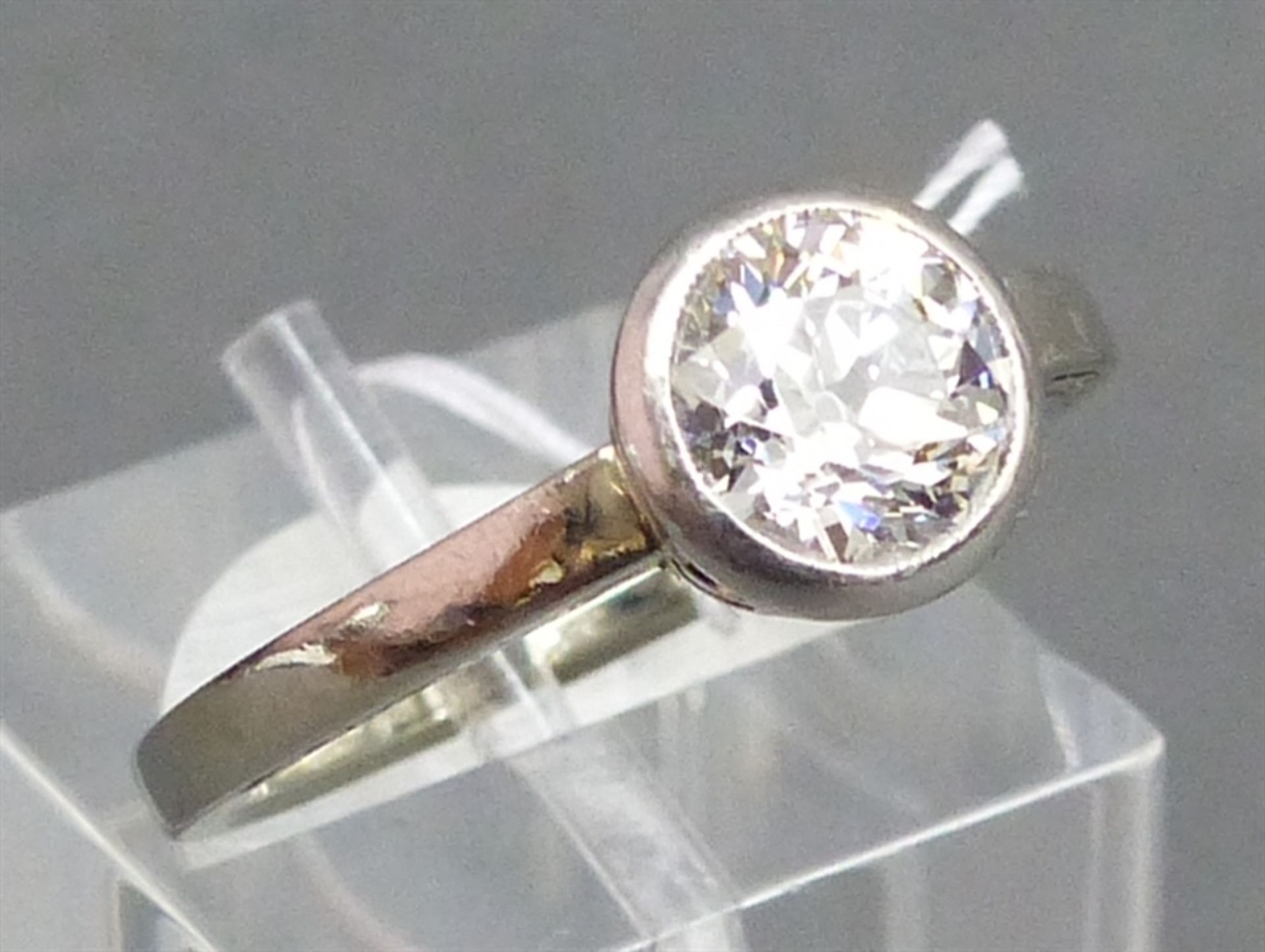 Damenring 14 kt. Weißgold, 1 Diamant, ca 0,90 ct, Altschliff, getöntes weiß, si, Fassung teilweise