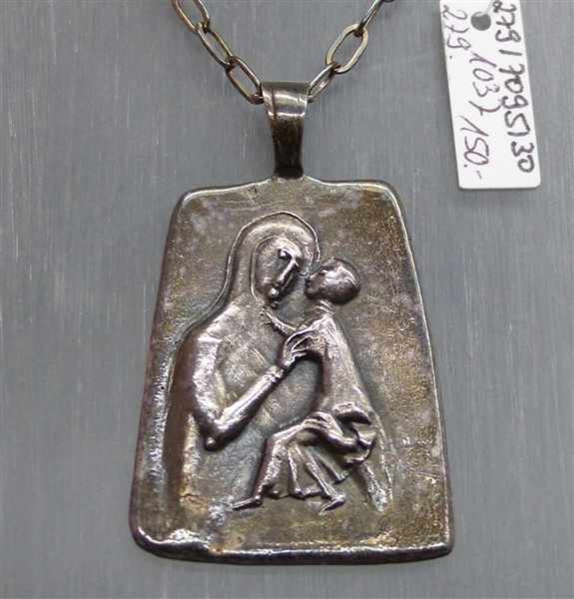 Anhänger Silber, von Max Faller, 1927 Neuburg - 2012 München, "Mutter Gottes mit Jesuskind", an