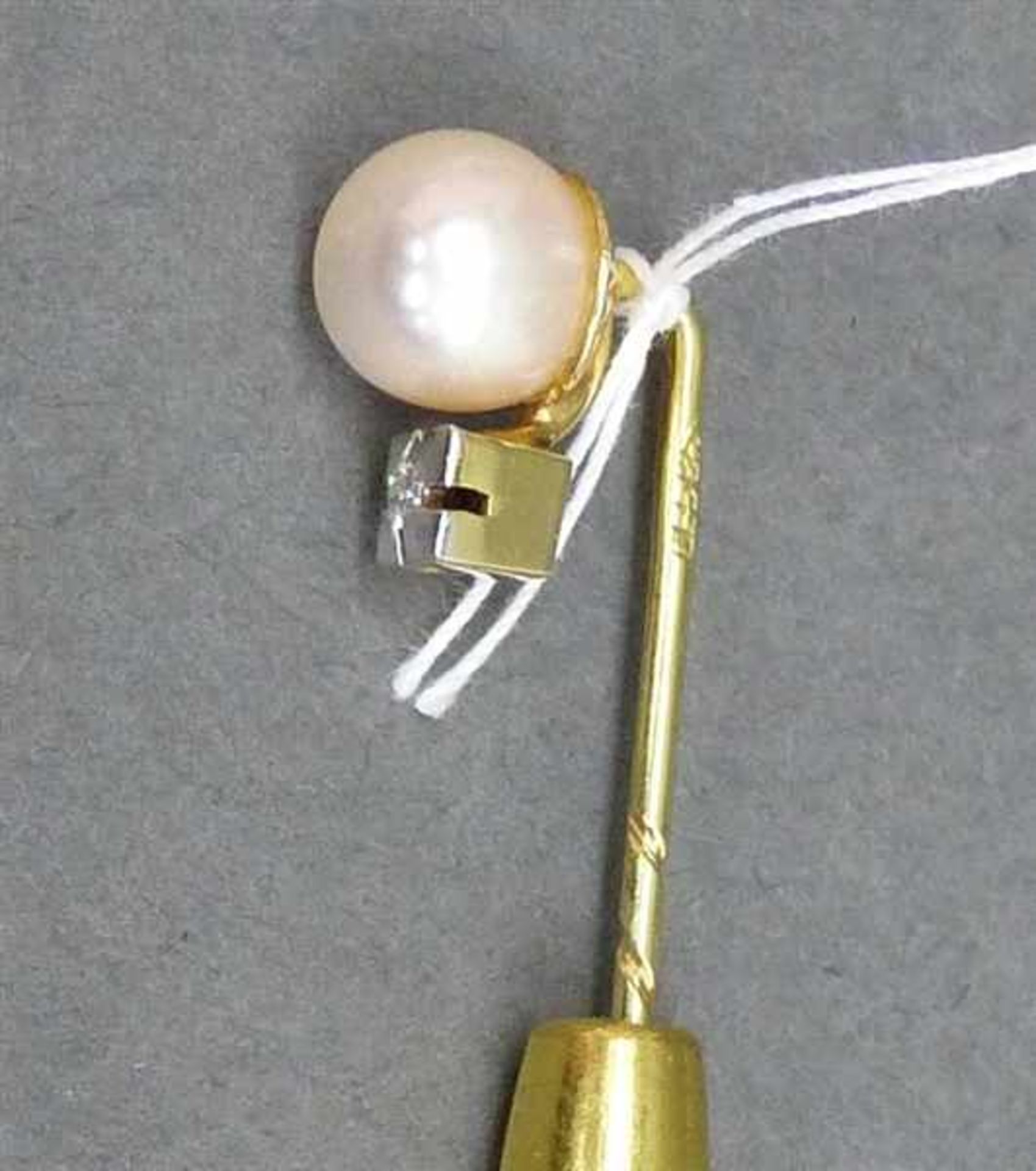 Krawattennadel 14 kt. Gelbgold, 1 Perle, 1 kleiner Diamant, ca 3g,