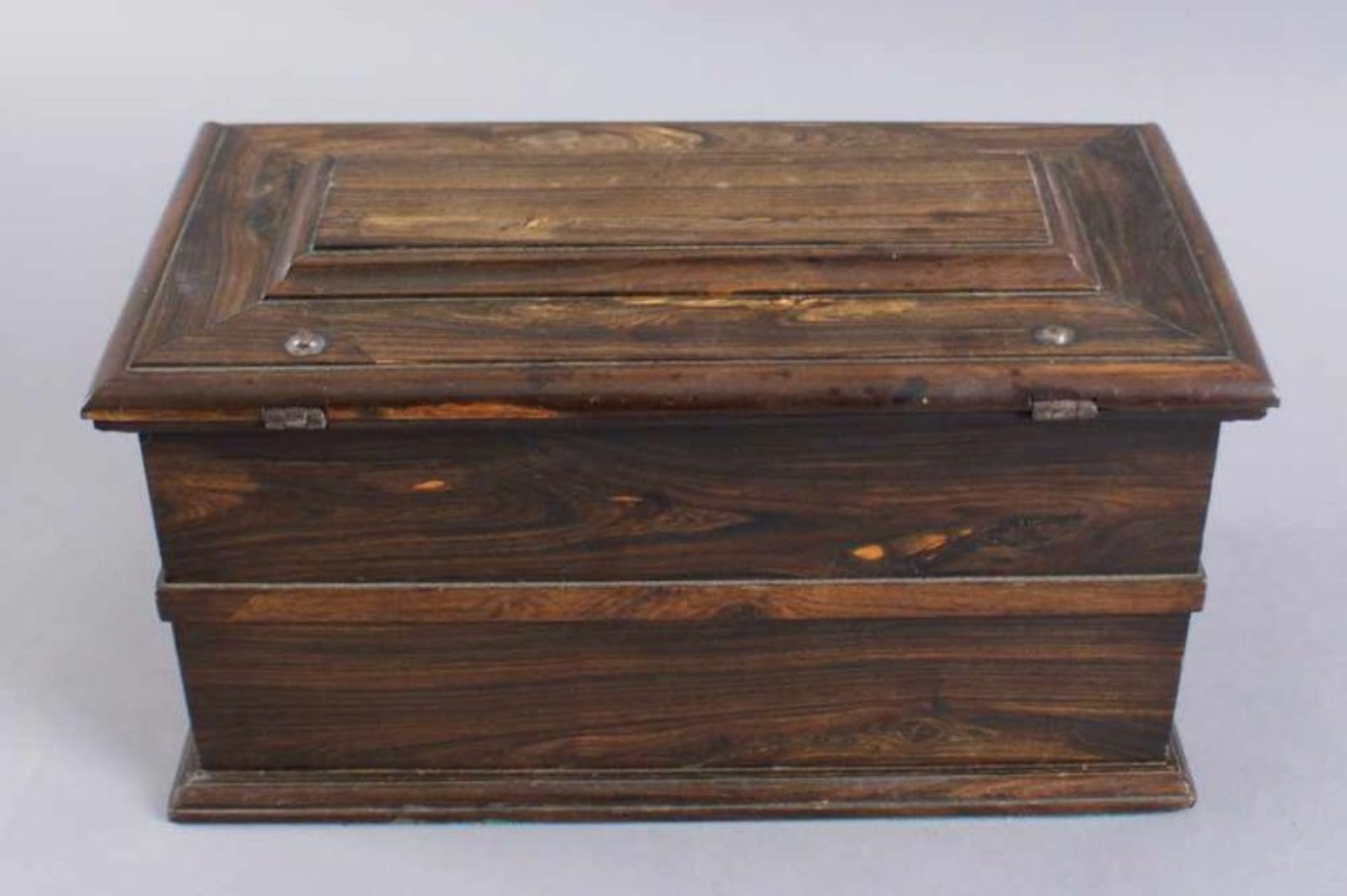 Holzschatulle zum aufklappen mit seitlichem Schub, Palisander, um 1800, 15x28x14,5 cm 20.17 % - Bild 5 aus 5
