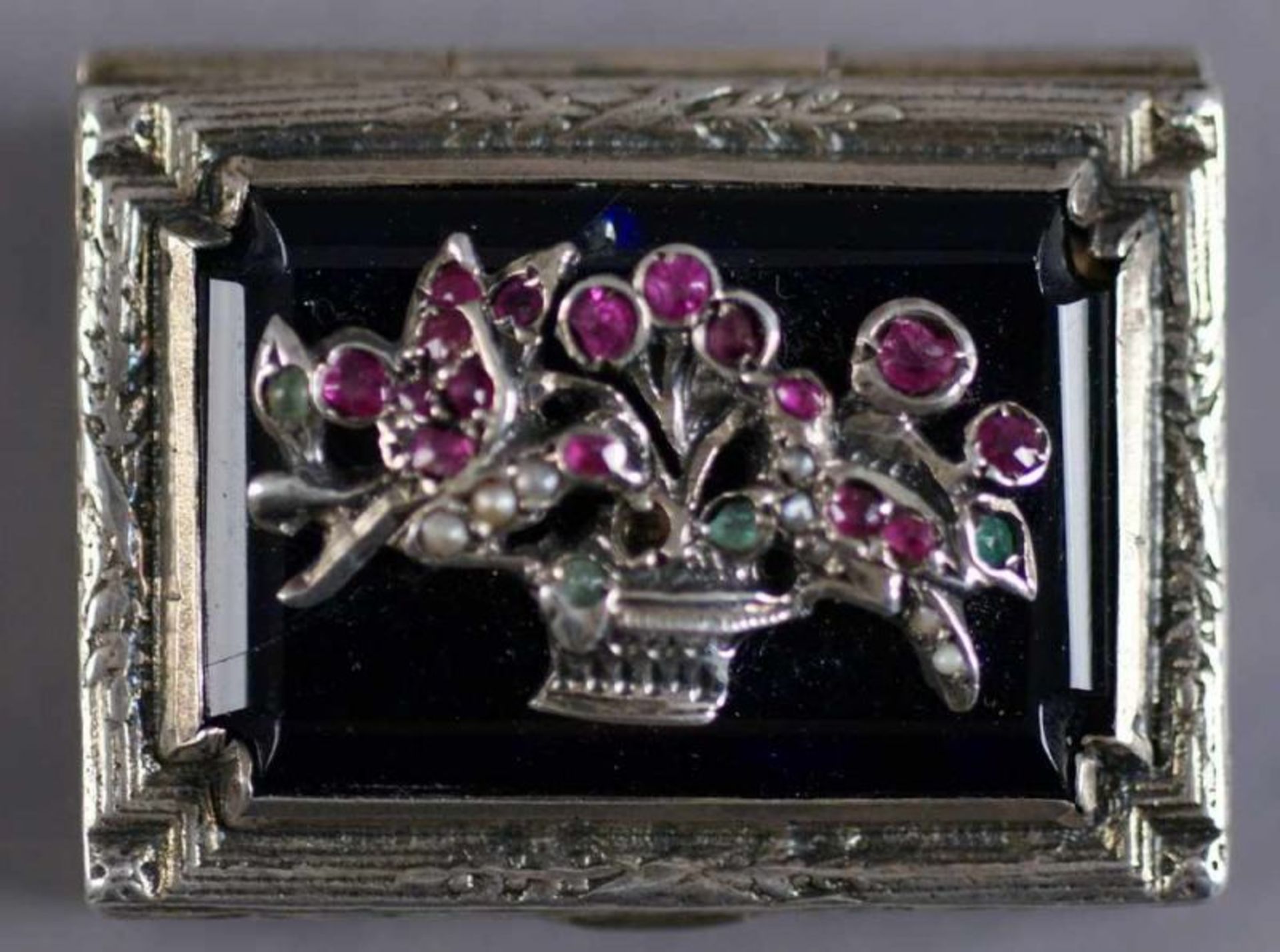 Miniatur Deckeldose, Silber mit Emaille, auf dem Deckel ein mit wohl Edelsteinen und Perlen - Bild 9 aus 9