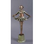 Wiener Bronze Tänzerin auf grünem Marmorsockel, Mutter fehlt, um 1900, H 20 cm 20.17 % buyer's