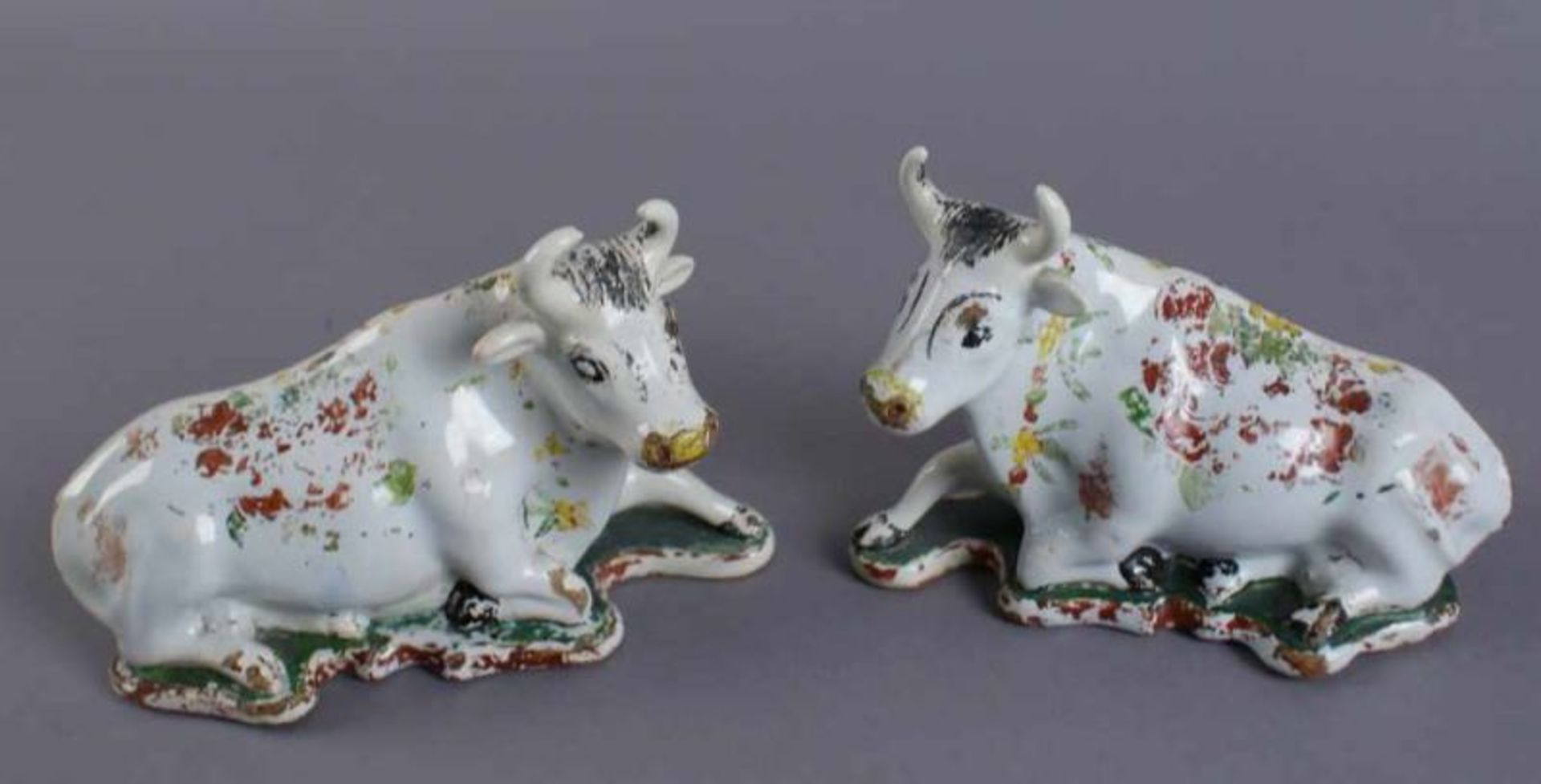 Zwei Kühe, Delft, bunt glasierte Keramik, 18. JH, alte Restaurierung, 10x15,5 x7 cm 20.17 % buyer' - Bild 2 aus 12