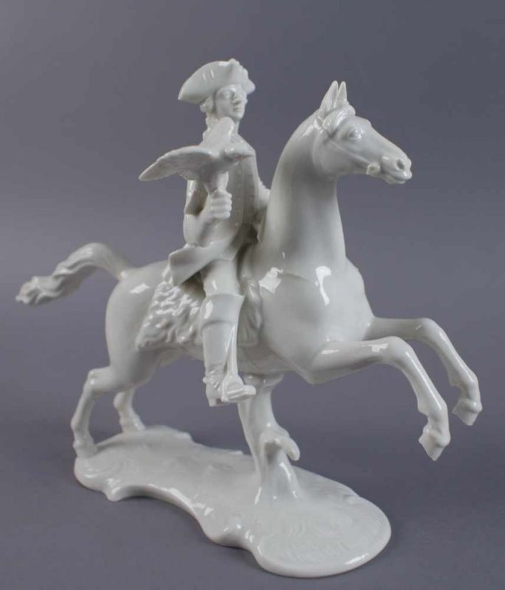 Nymphenburg Reiter zu Pferd mit Vogel in der Hand, gemarktet, weisses, durchsichtiges Porzellan, H - Bild 2 aus 11