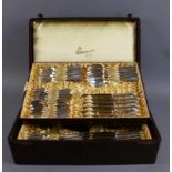 Besteckkasten, 800 Silber, 46-teilig, Kelle später ergänzt, L Messer 24,5 cm, Koffer:15x49x31 cm