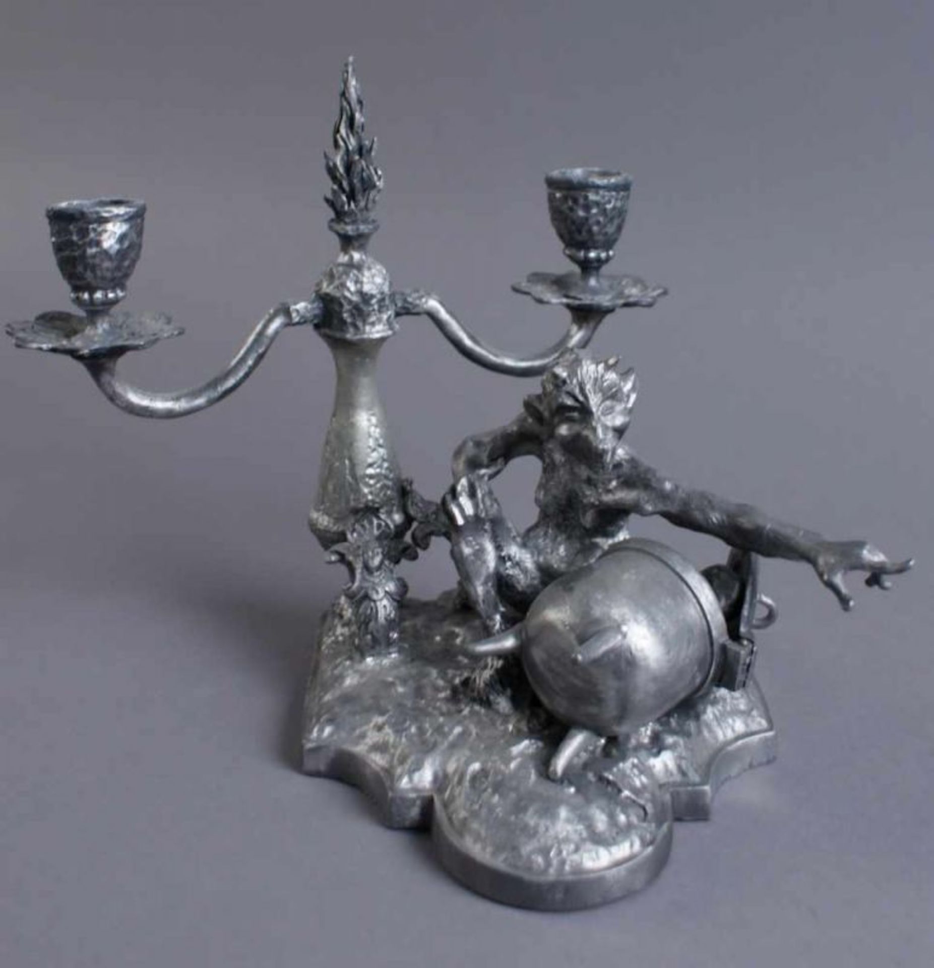 Tischleuchter, Kerzenleuchter aus Zinn mit einem Teufel, 2-flammig, H 20 cm 20.17 % buyer's