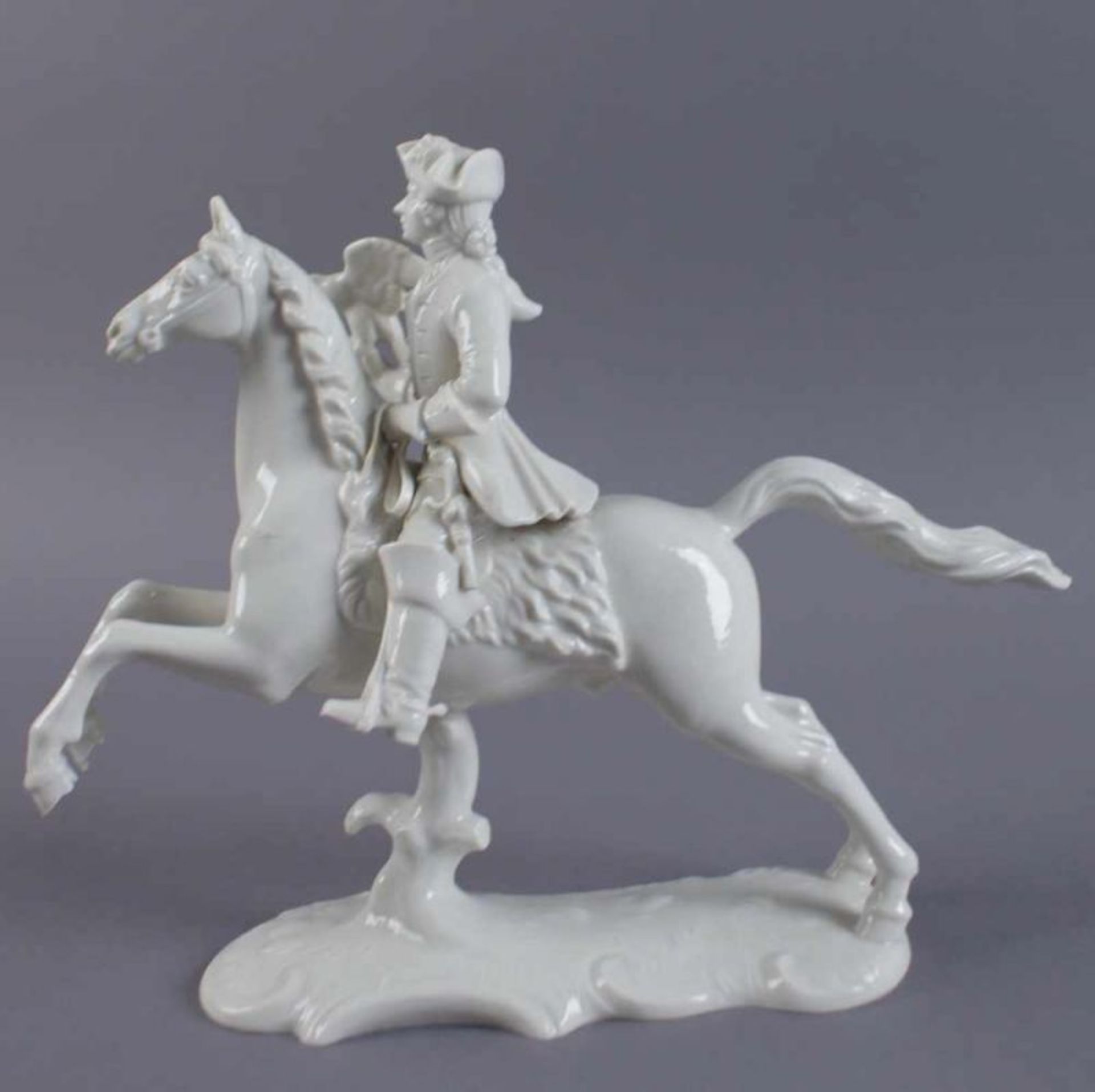 Nymphenburg Reiter zu Pferd mit Vogel in der Hand, gemarktet, weisses, durchsichtiges Porzellan, H - Bild 4 aus 11