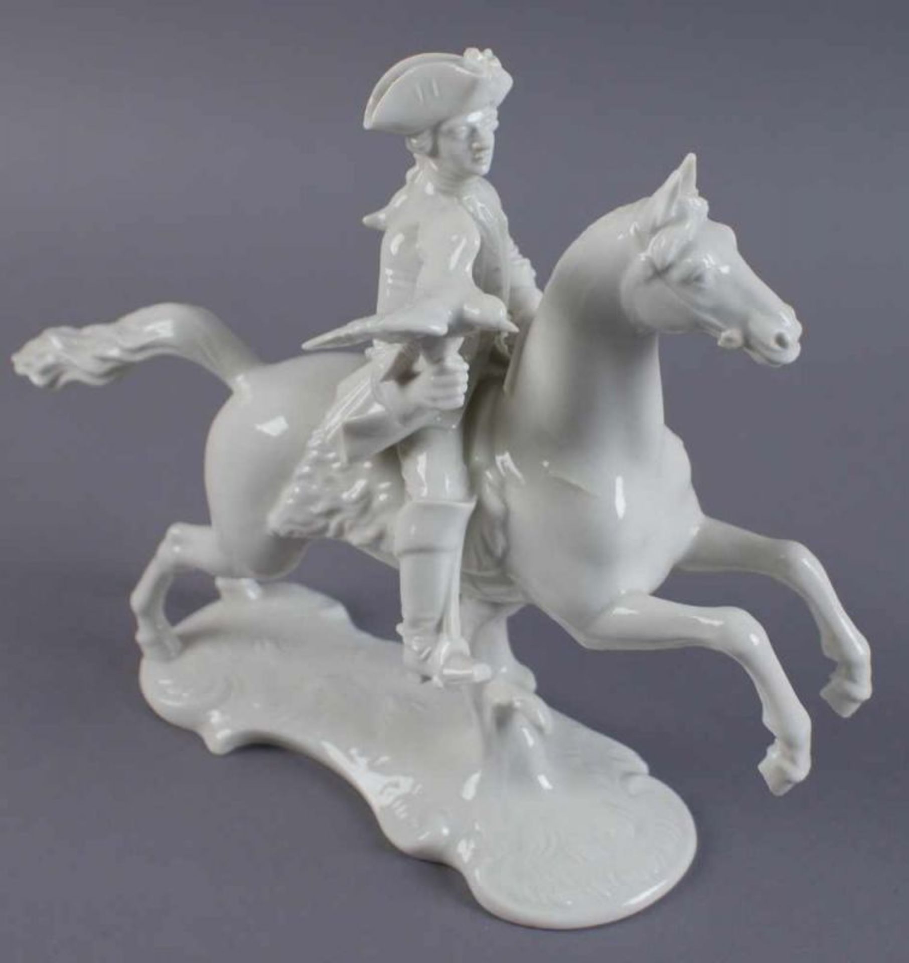 Nymphenburg Reiter zu Pferd mit Vogel in der Hand, gemarktet, weisses, durchsichtiges Porzellan, H - Bild 8 aus 11