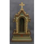 Neugotischer Hausaltar, Holz geschnitzt, grüngrundig gefasst, vergoldet, 19. JH, 130x72x37 cm 20.