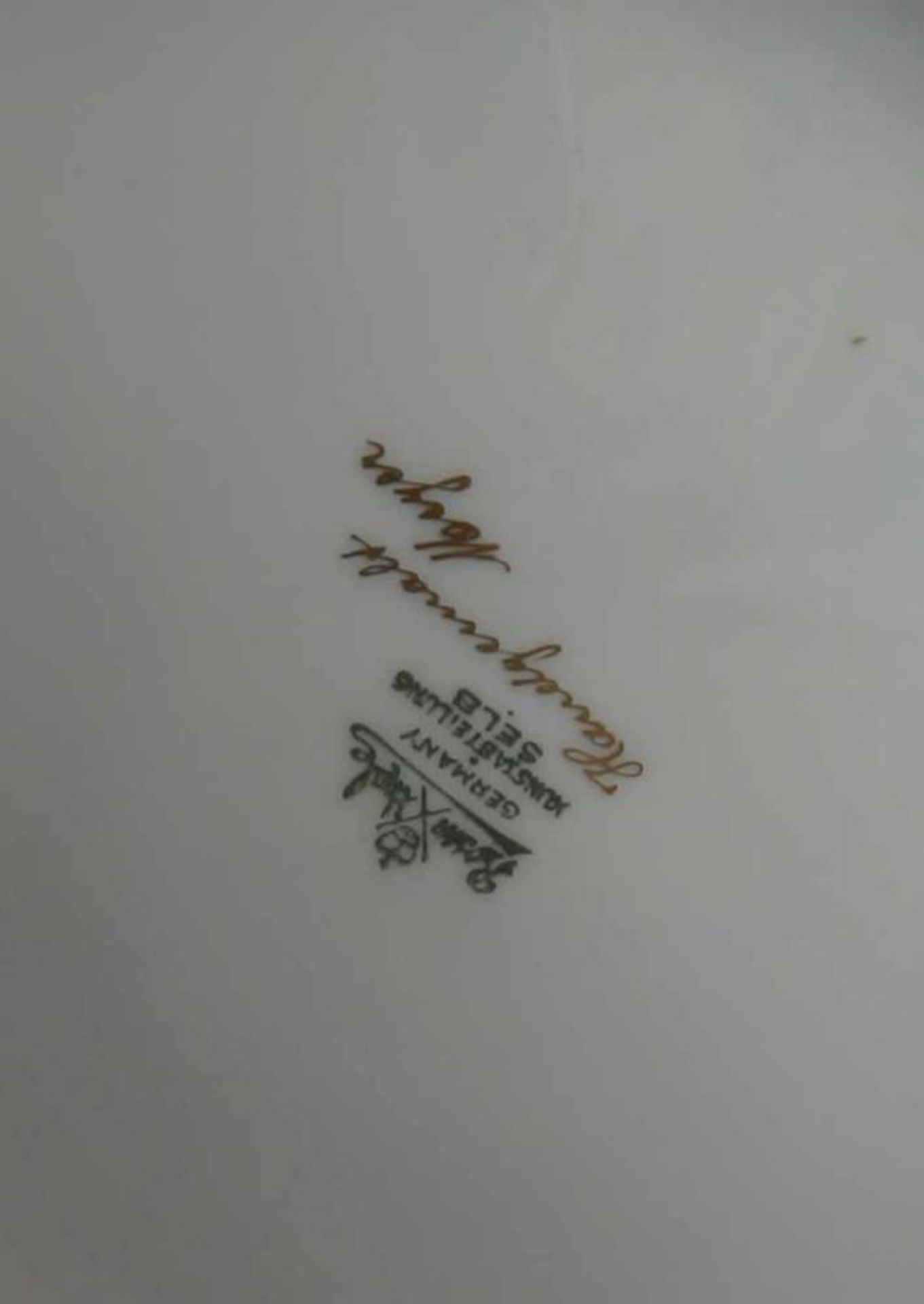 Grosse Rosenthal Deckelamphore, weisser Scherben, bunt bemalt, gemarktet, H 51 cm 20.17 % buyer's - Bild 5 aus 6