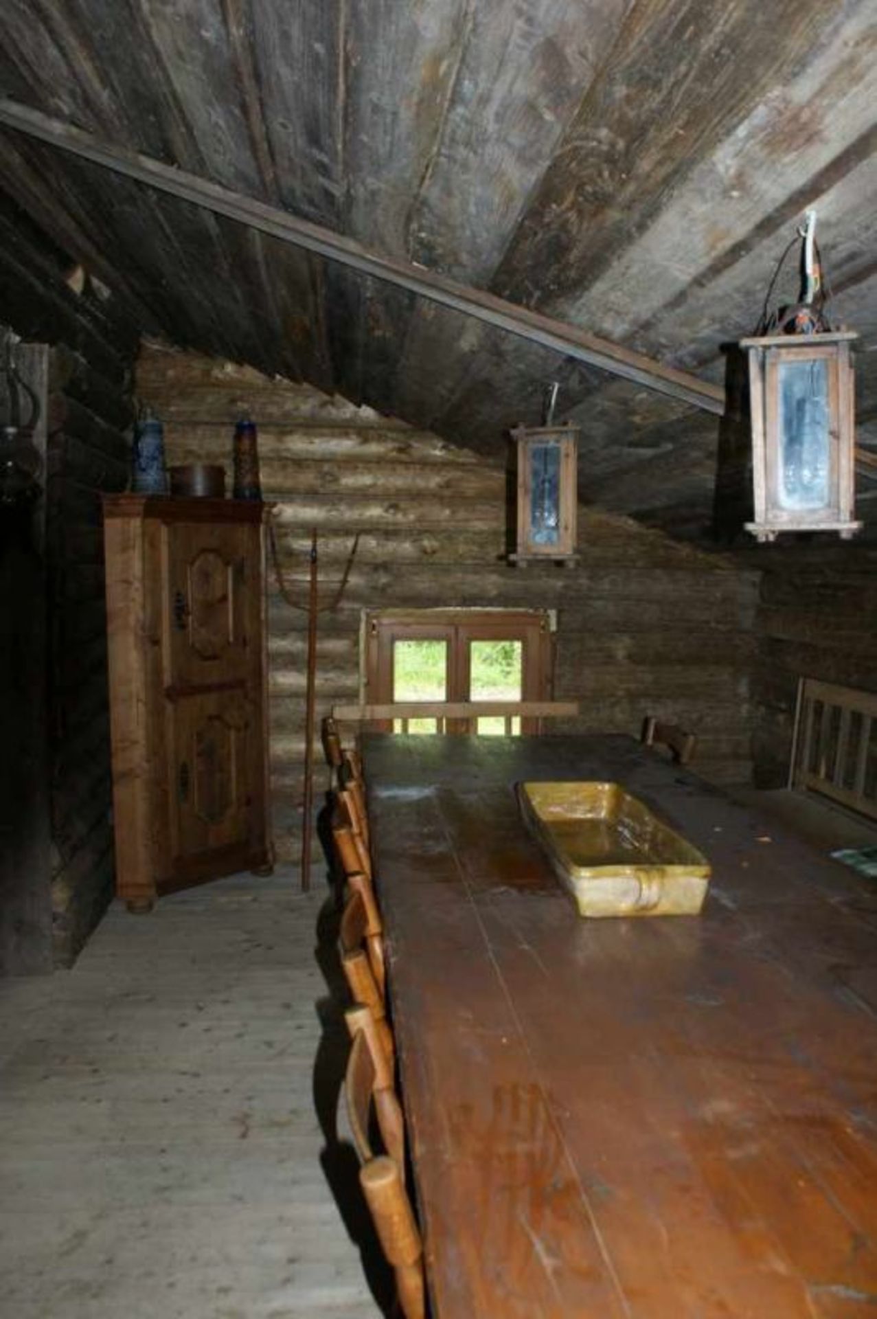 Urige Almhütte / Holzhaus / Klausenhütte, komplett aus Holz, ideal als Gartenhaus oder auch Wohnhaus - Bild 14 aus 21