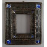 Fein geschnitzter Rahmen im Stil der Renaissance, Holz geschnitzt mit Steinen besetzt, 25x21,5 cm,