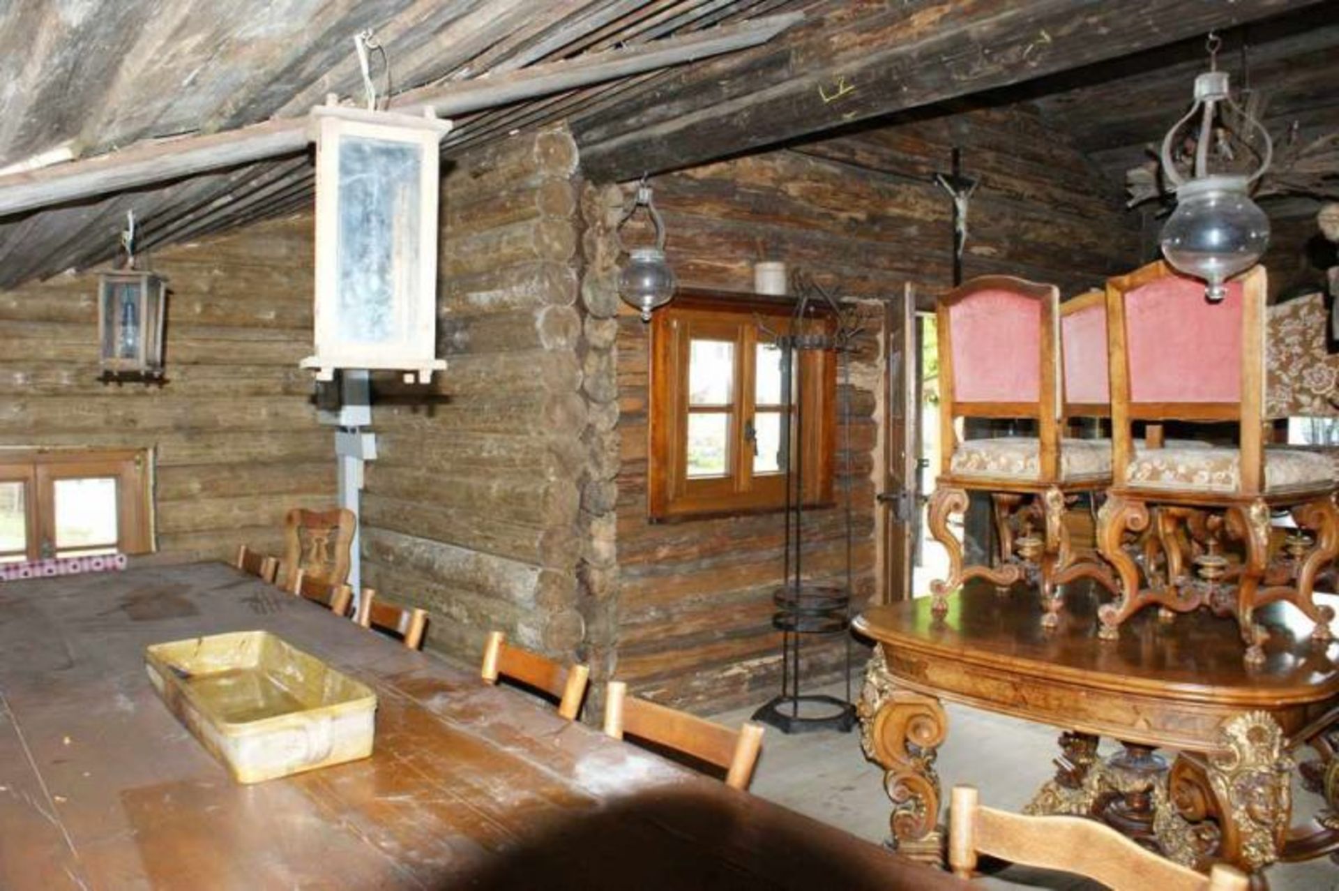 Urige Almhütte / Holzhaus / Klausenhütte, komplett aus Holz, ideal als Gartenhaus oder auch Wohnhaus - Bild 12 aus 21