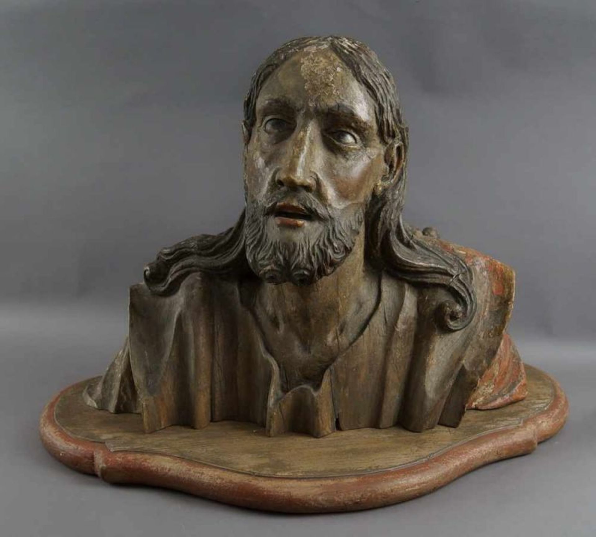 Gotische Büste des Jesus Christus, Holz geschnitz und gefasst, 16. JH, 47x65x35cm 20.17 % buyer's