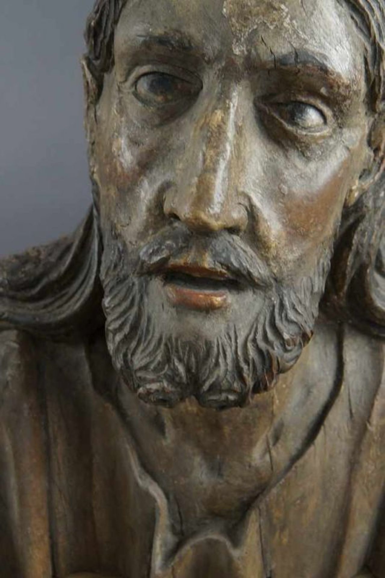 Gotische Büste des Jesus Christus, Holz geschnitz und gefasst, 16. JH, 47x65x35cm 20.17 % buyer's - Bild 3 aus 11