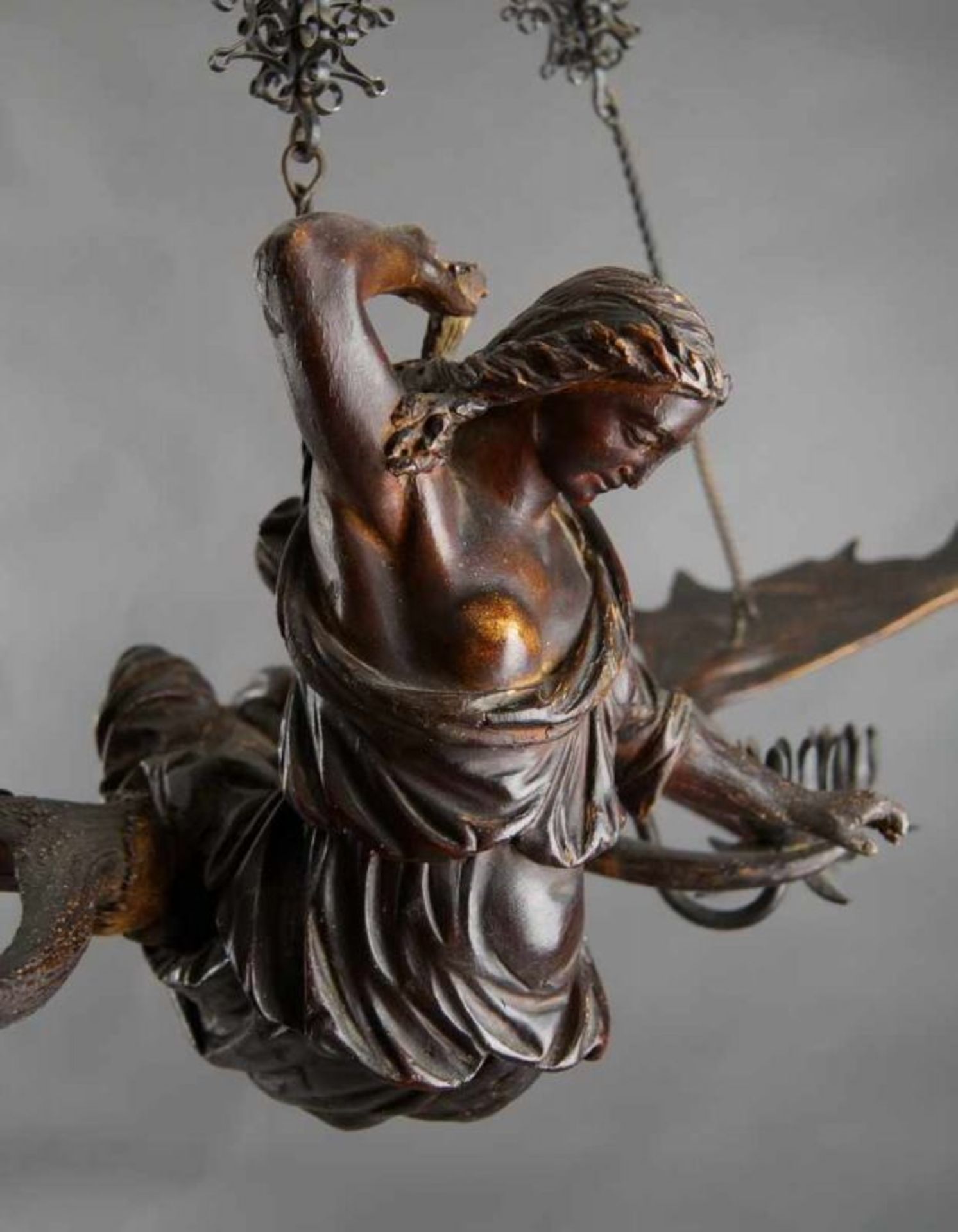 Lüsterweibchen Diana, die Göttin der Jagd, Holz geschnitzt, besch., mit Geweihstangen, Kette später, - Bild 12 aus 13