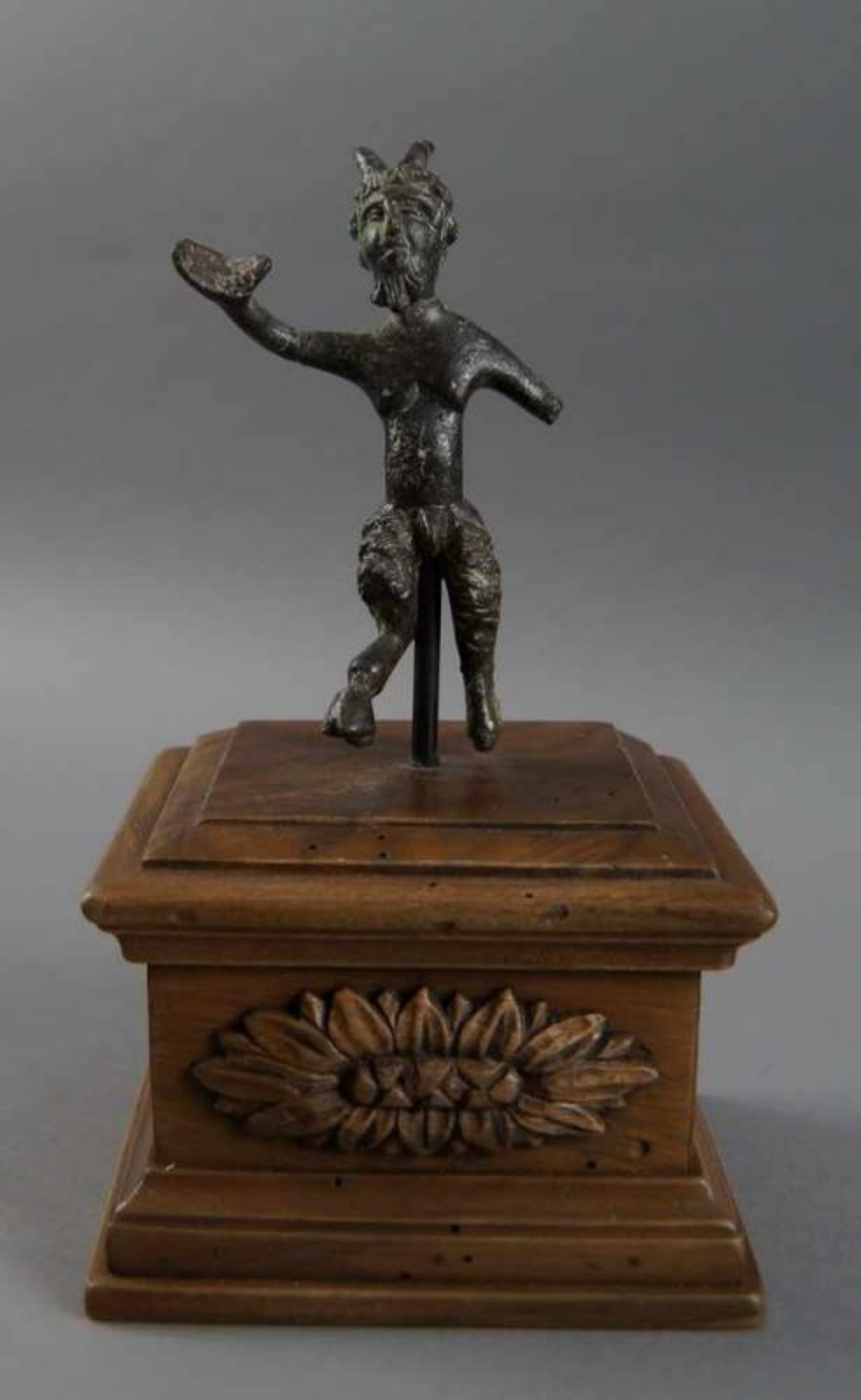 Satyr/Teufel aus Bronze, Italien/Padua um 1600, Sockel später ergänzt, H Skulptur 12 cm / 20x12x10