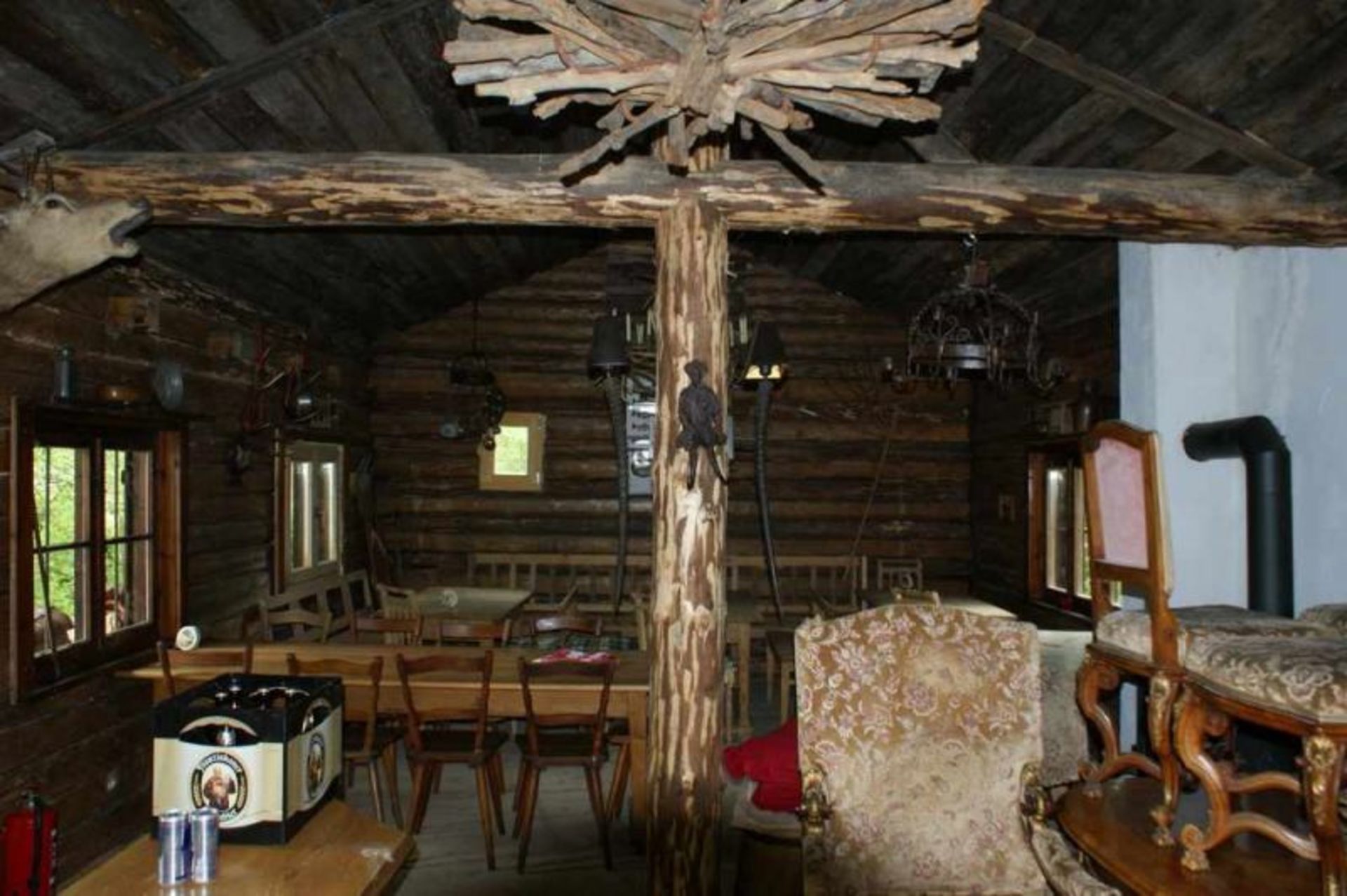 Urige Almhütte / Holzhaus / Klausenhütte, komplett aus Holz, ideal als Gartenhaus oder auch Wohnhaus - Bild 17 aus 21