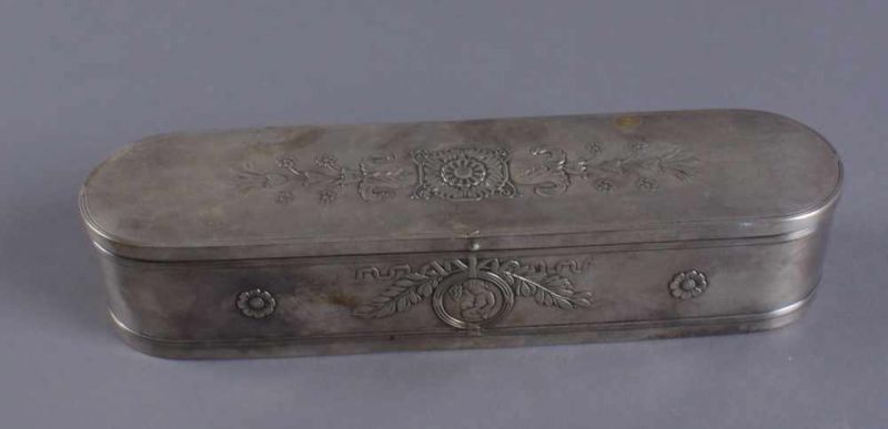 Längliches, ovales Jugendstil - Etui mit floralen Ornamenten und Putten, gepunzt, WMF, 295 g, 4,