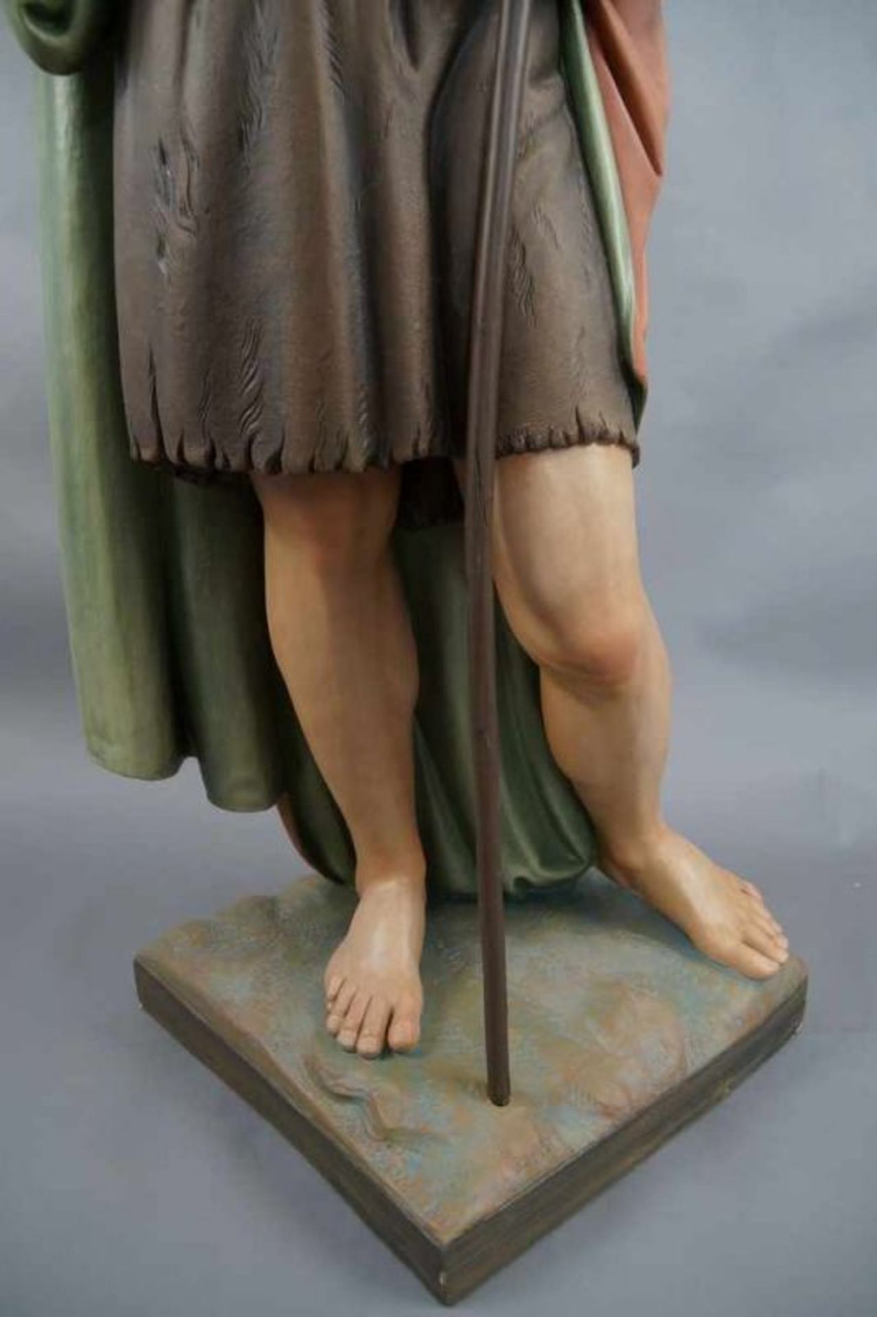 Nazarener Skulptur des heiligen Jakobus mit Pilgerstab und Jakobsmuschel in der Hand, Holz - Bild 5 aus 9