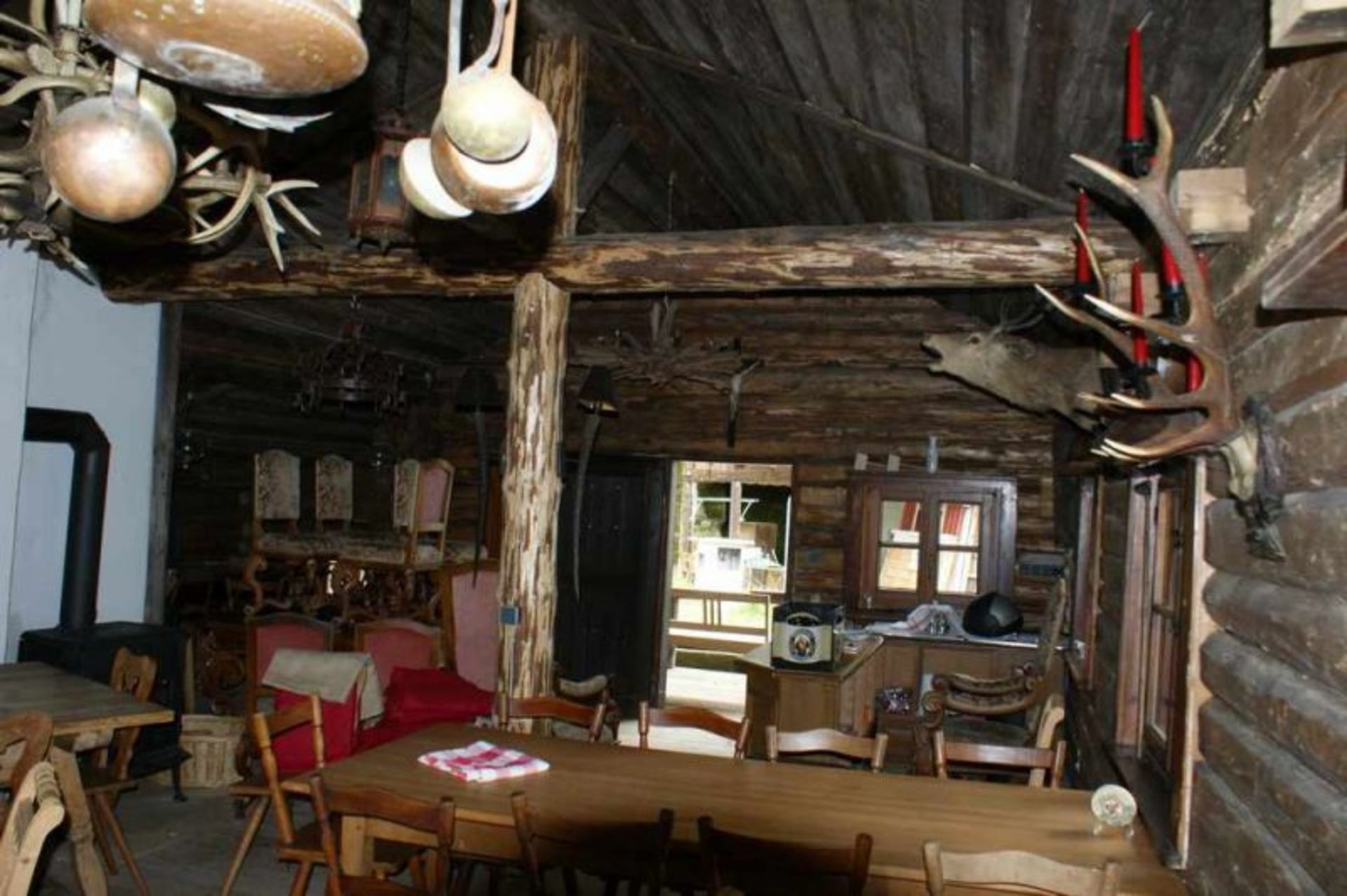 Urige Almhütte / Holzhaus / Klausenhütte, komplett aus Holz, ideal als Gartenhaus oder auch Wohnhaus - Bild 6 aus 21