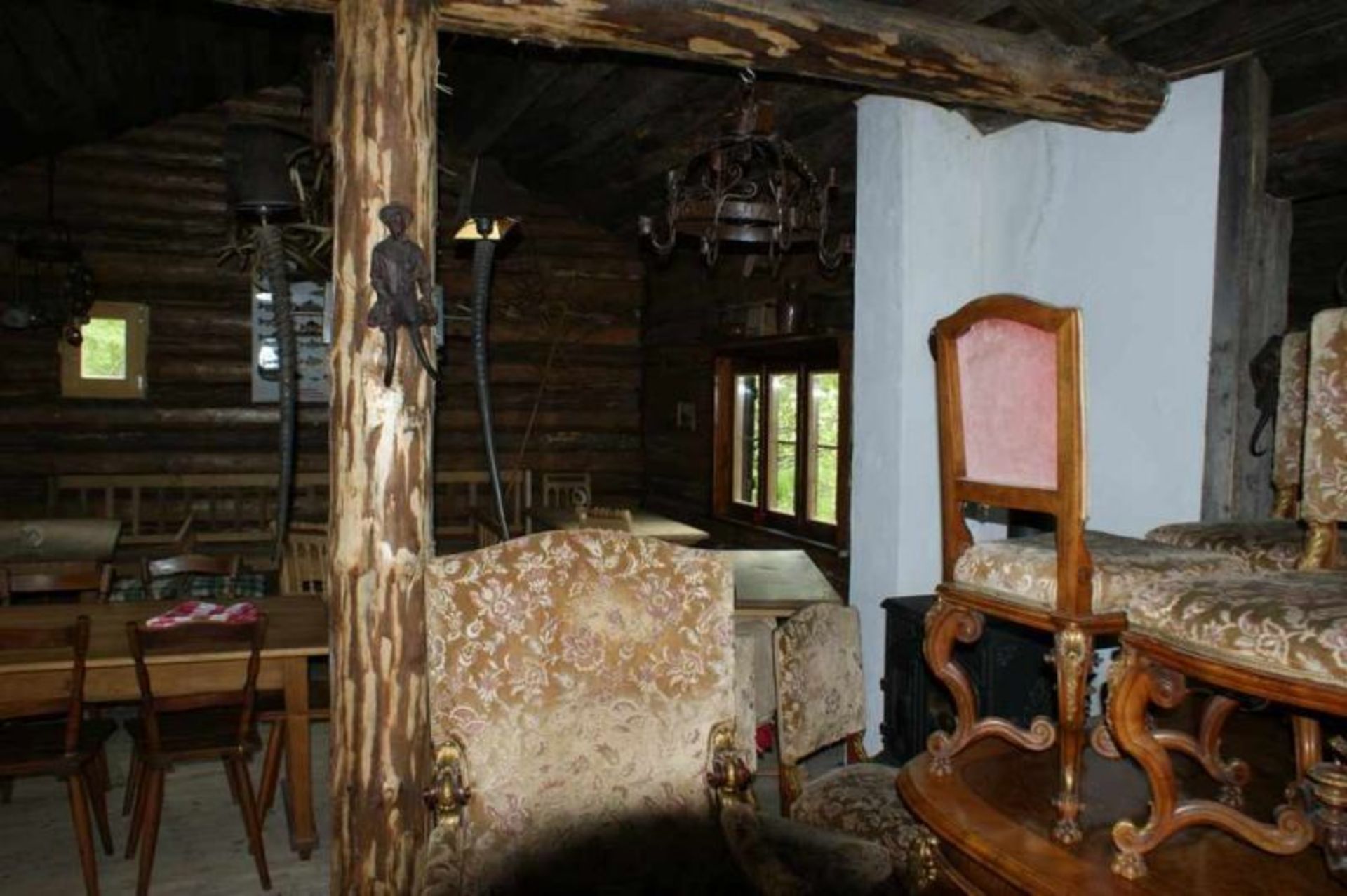 Urige Almhütte / Holzhaus / Klausenhütte, komplett aus Holz, ideal als Gartenhaus oder auch Wohnhaus - Bild 15 aus 21