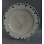 Fayence Platte mit weiss/blauer Glasur, 18./19. JH, Durchmesser 35,5cm 20.17 % buyer's premium on