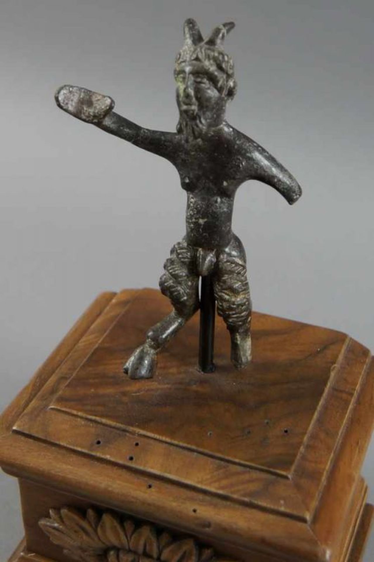 Satyr/Teufel aus Bronze, Italien/Padua um 1600, Sockel später ergänzt, H Skulptur 12 cm / 20x12x10 - Bild 7 aus 8