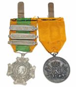 Ordensspange mit zwei Orden Bronze. Medaille für treue Dienste (gestiftet 1825) u. Medaille "