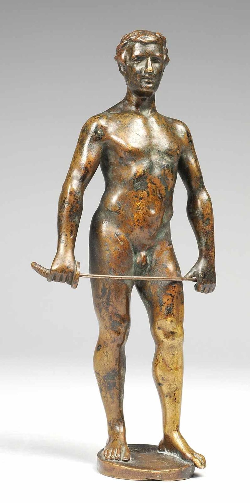 Schwatenberg, Spiro (Deutscher Bildhauer, tätig 1898-1922) Bronze, patiniert. Fechter. Auf runder