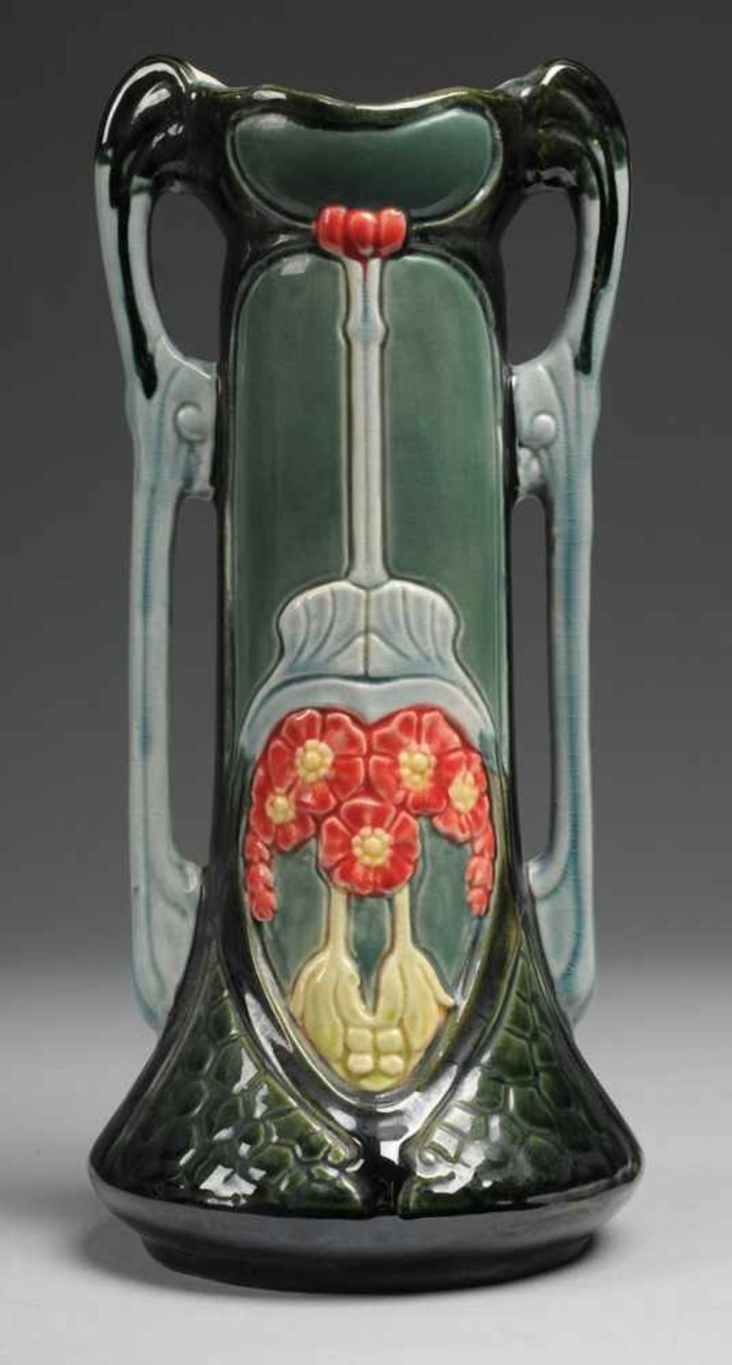 Jugendstil-Vase Steingut, polychrom glasiert. Zylindrisch-gestreckte Form mit l. ausschwingender