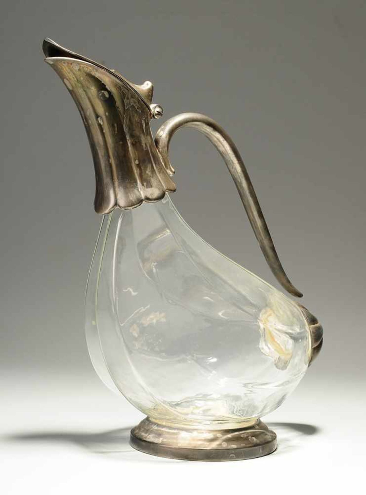 Kanne Farbloses Glas. Formgeblasen. In Form einer Ente. Standring, Griff u. Mündung mit scharniertem