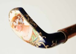 Flanierstock Griff aus Porzellan mit Profilbildnis einer hellhaarigen Dame, eingefasst in goldenes