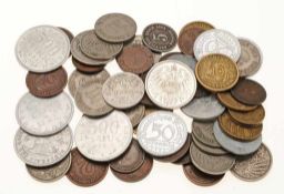 Konvolut Münzen Ca. 59 St. Münzenwerte über 1, 2,5,10 u. 50 Pfennig sowie 1/2, 1 u. 500 Mark.