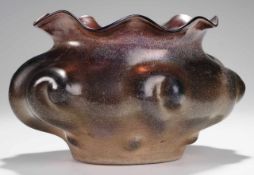 Jugendstil-Vase Violettes Glas mit Silbernitrataufdampfung. Formgeblasen u. frei geformt.