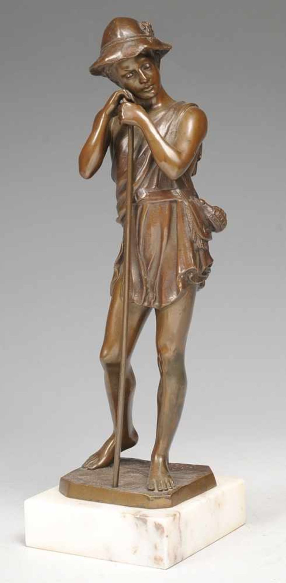 Hoffmann, Otto (Deutscher Bildhauer, tätig um 1885 - 1915) Bronze, patiniert. Über quadratischem